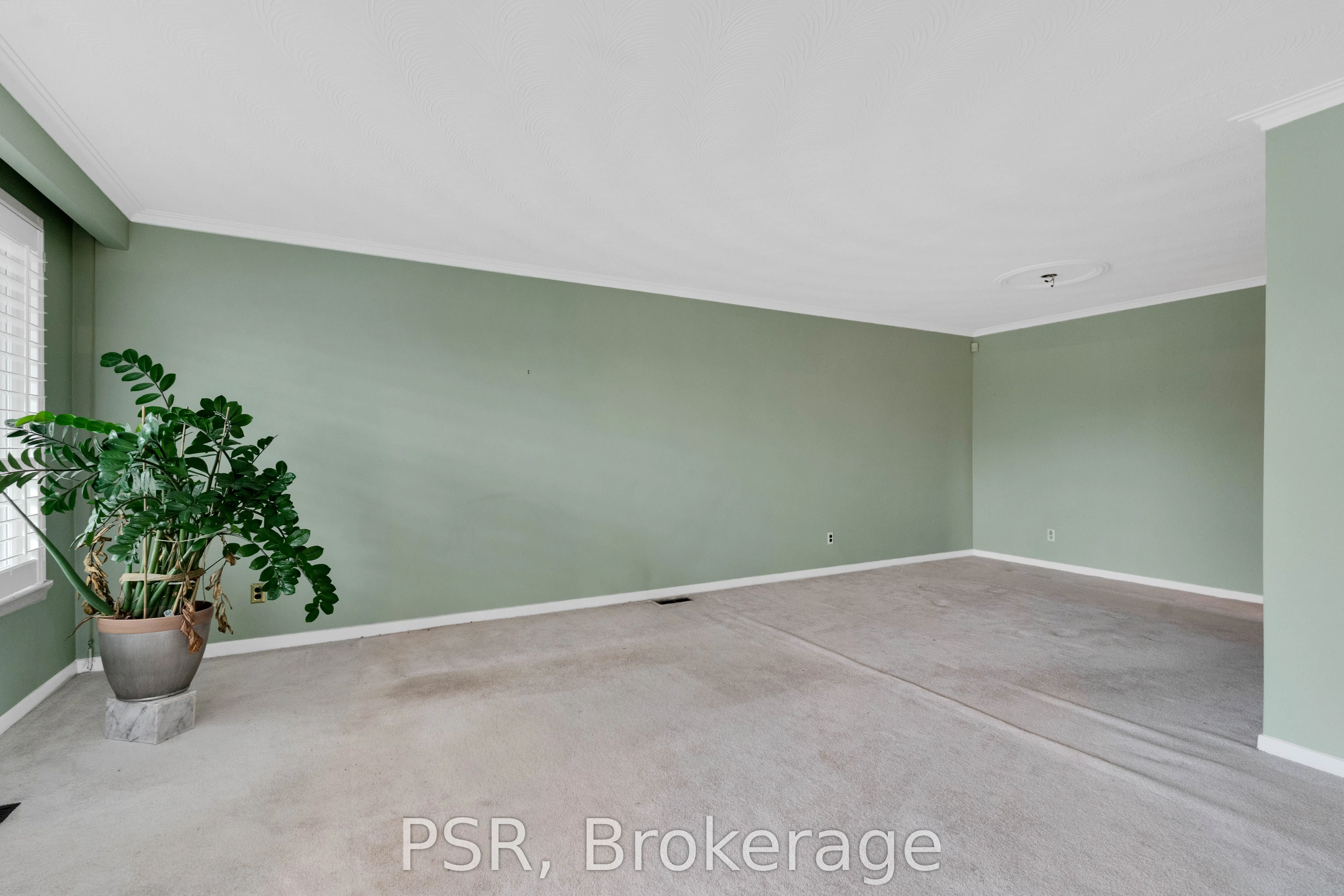 60 Bamford Crescent
