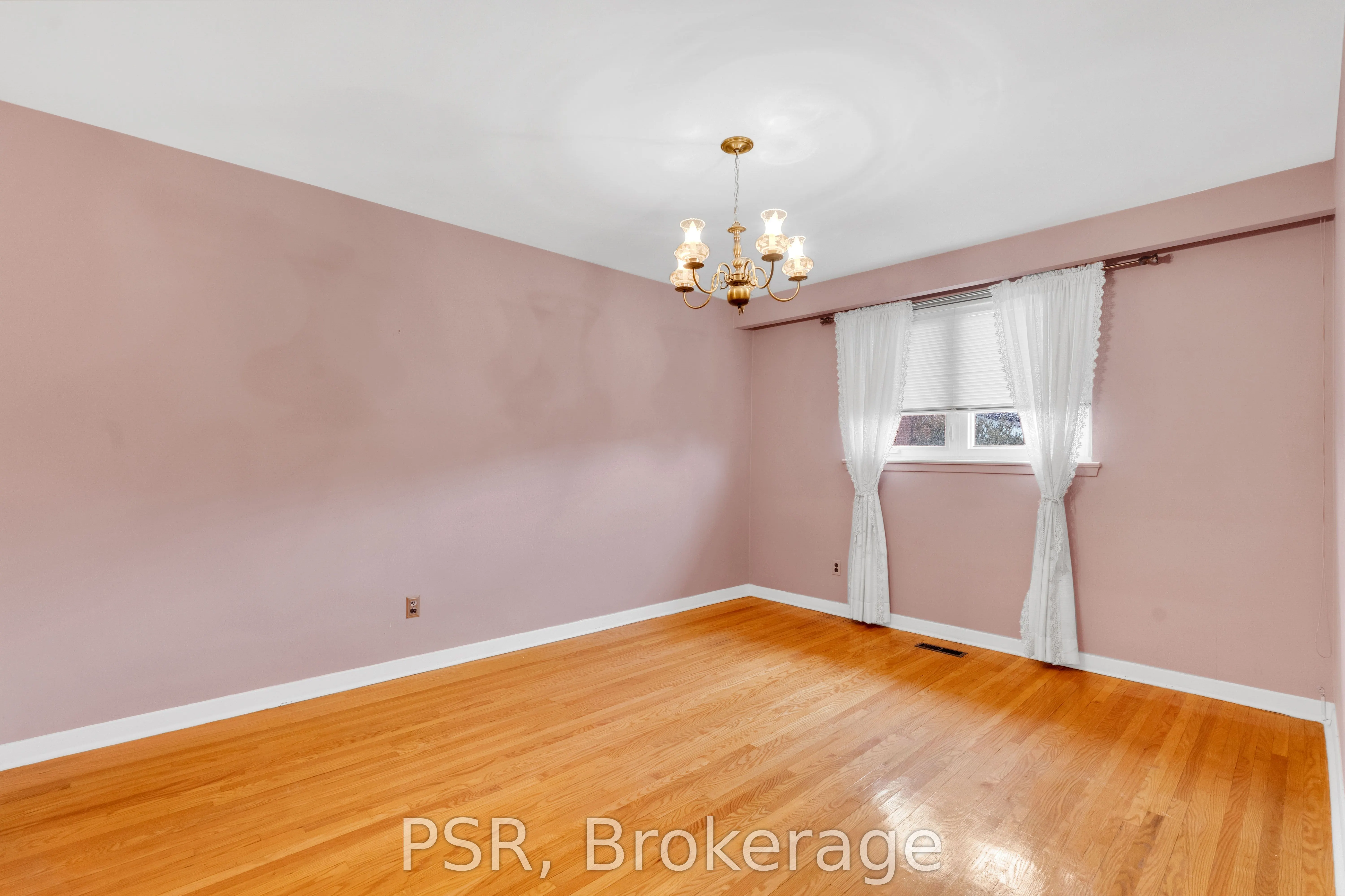 60 Bamford Crescent