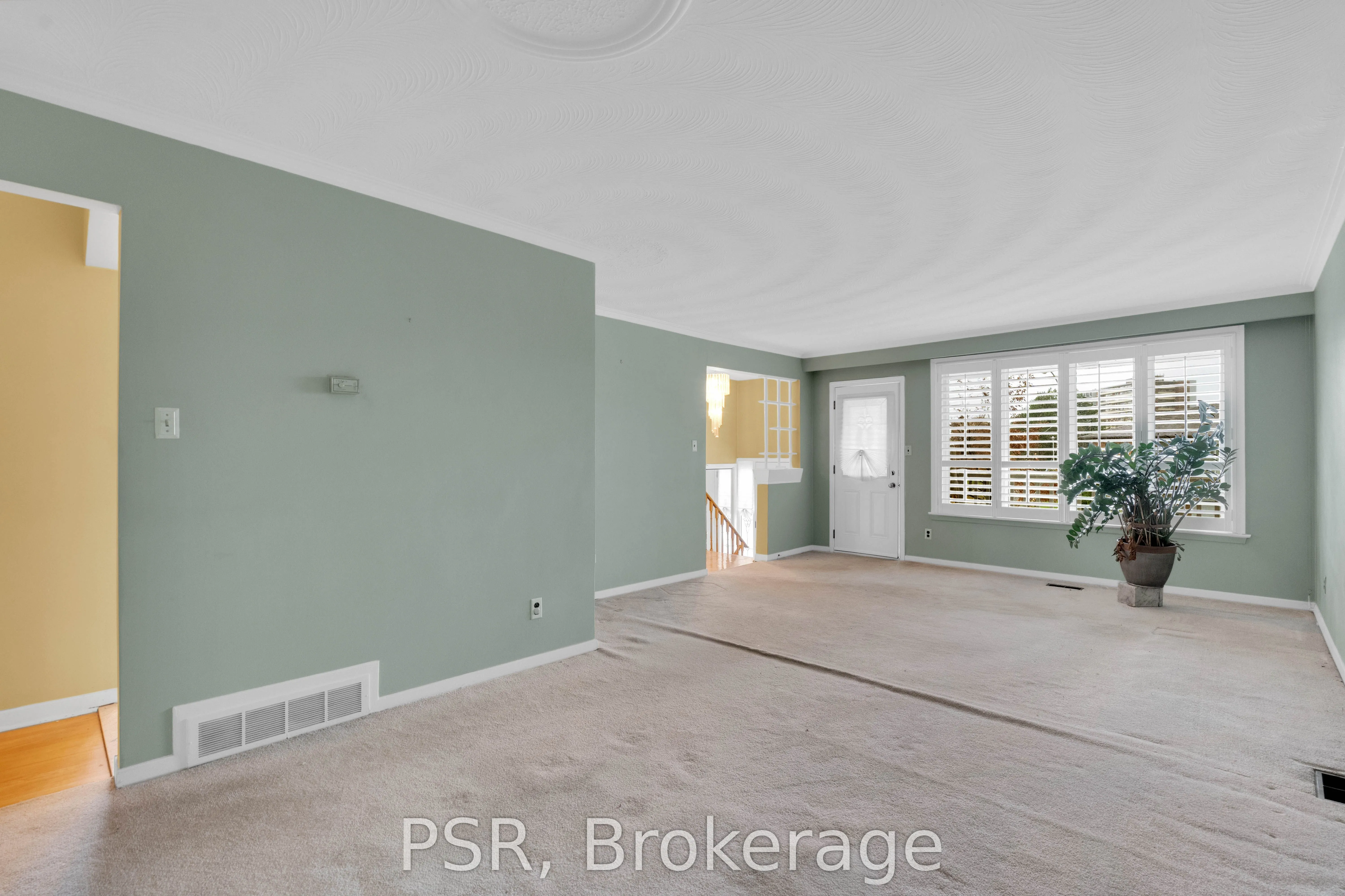 60 Bamford Crescent