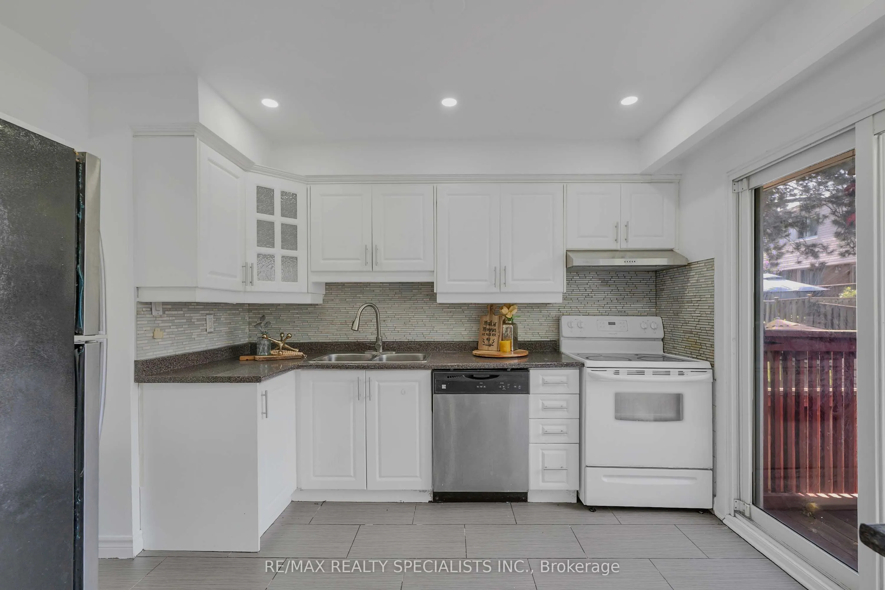 3525 Brandon Gate Drive #11