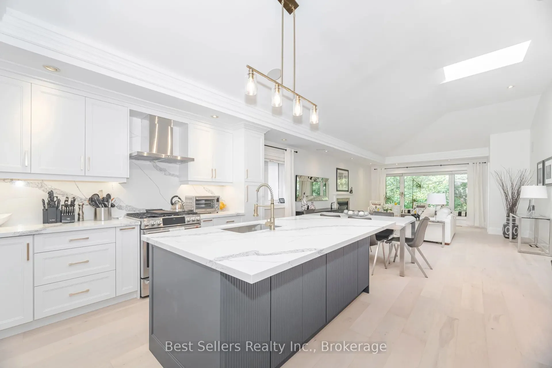 1595 Calverton Court