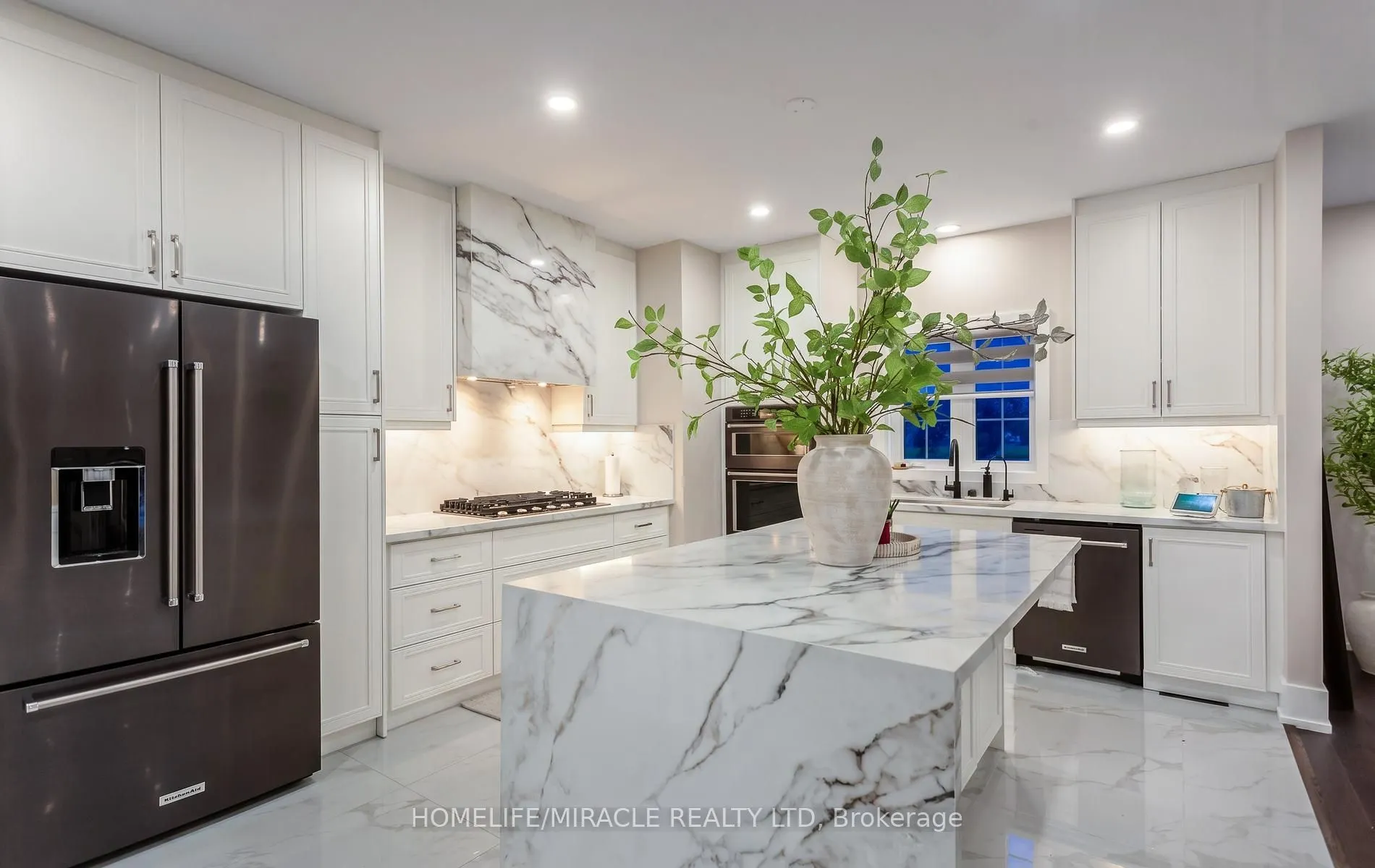 11045 Inglis Drive