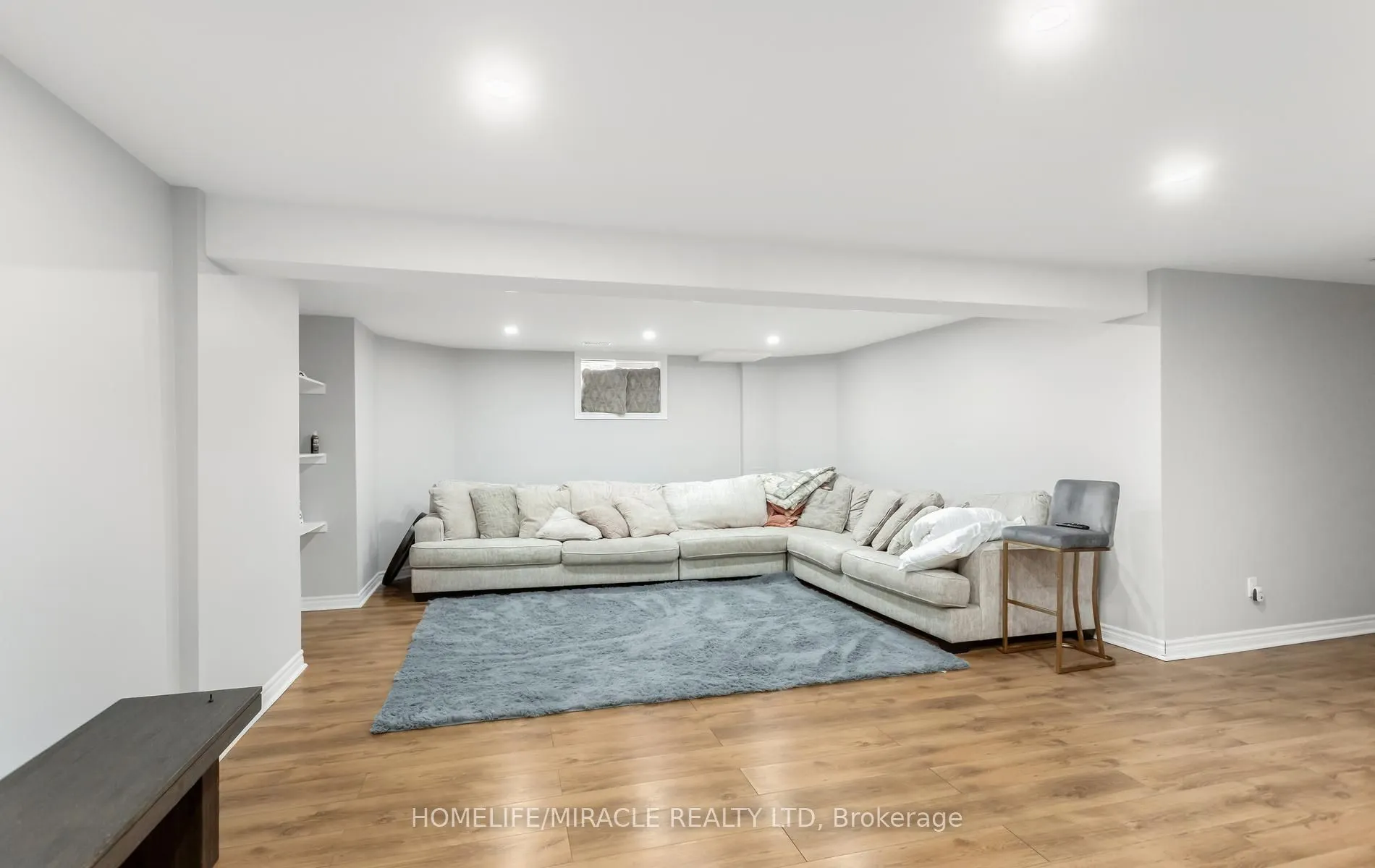 11045 Inglis Drive
