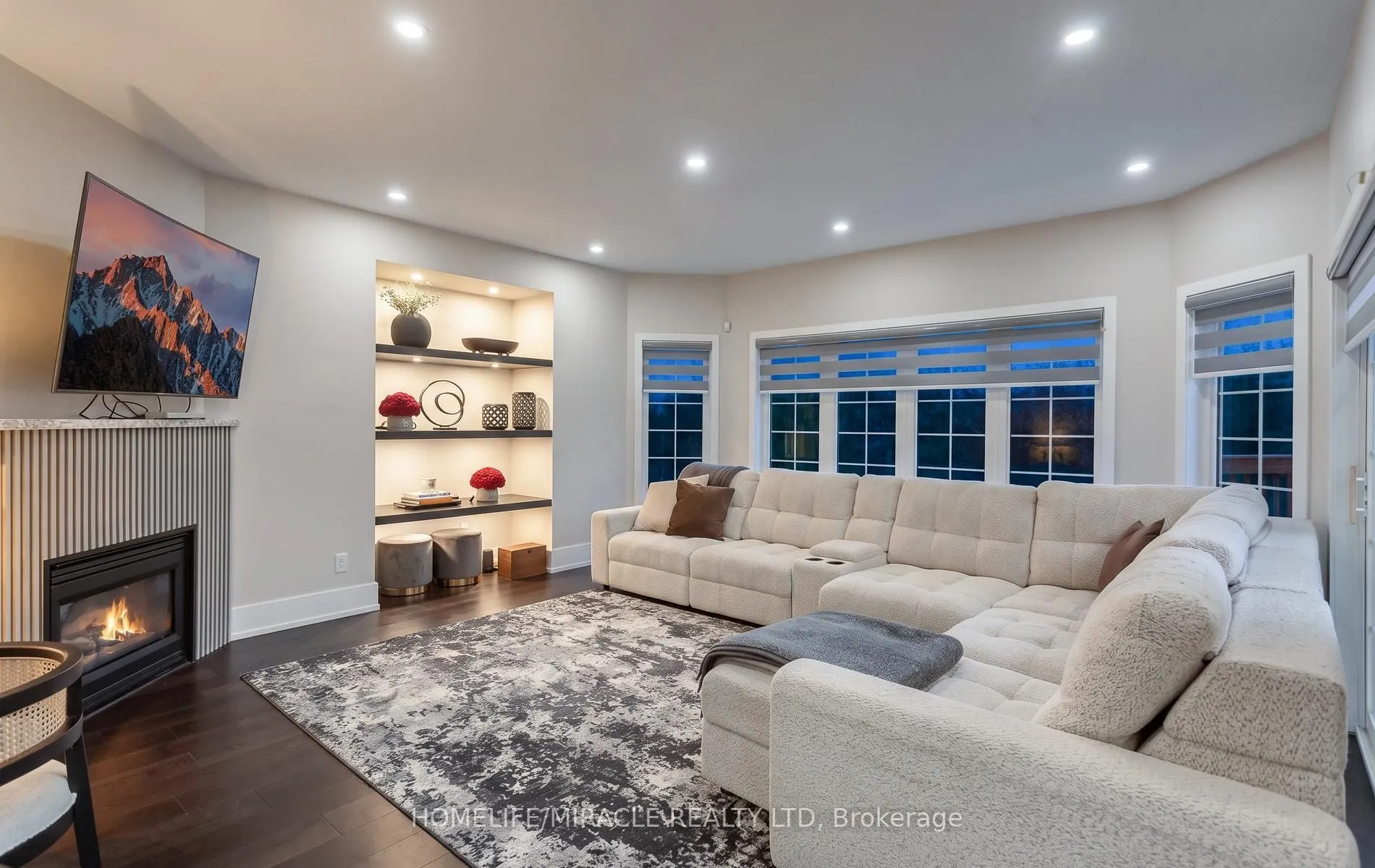 11045 Inglis Drive