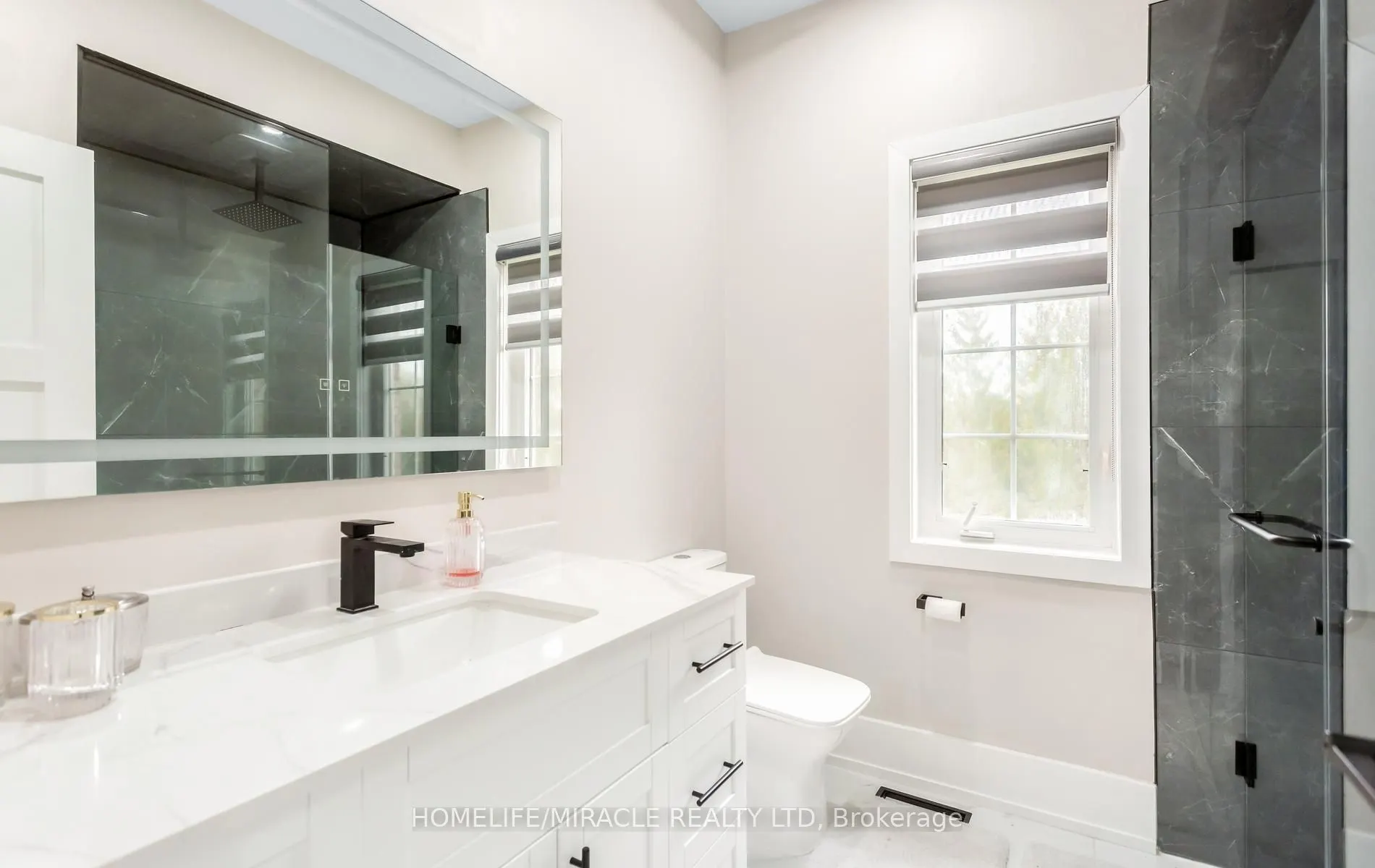 11045 Inglis Drive