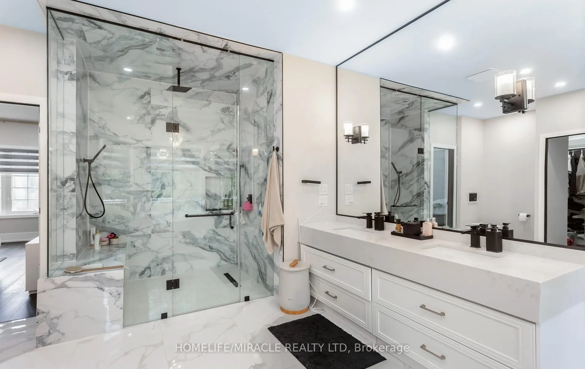 11045 Inglis Drive