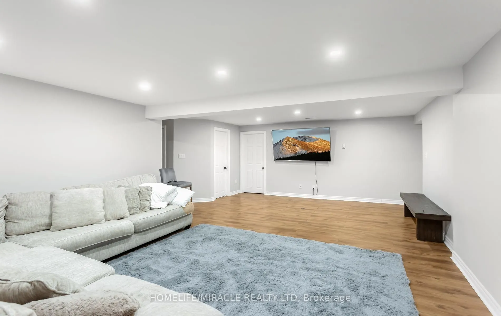 11045 Inglis Drive