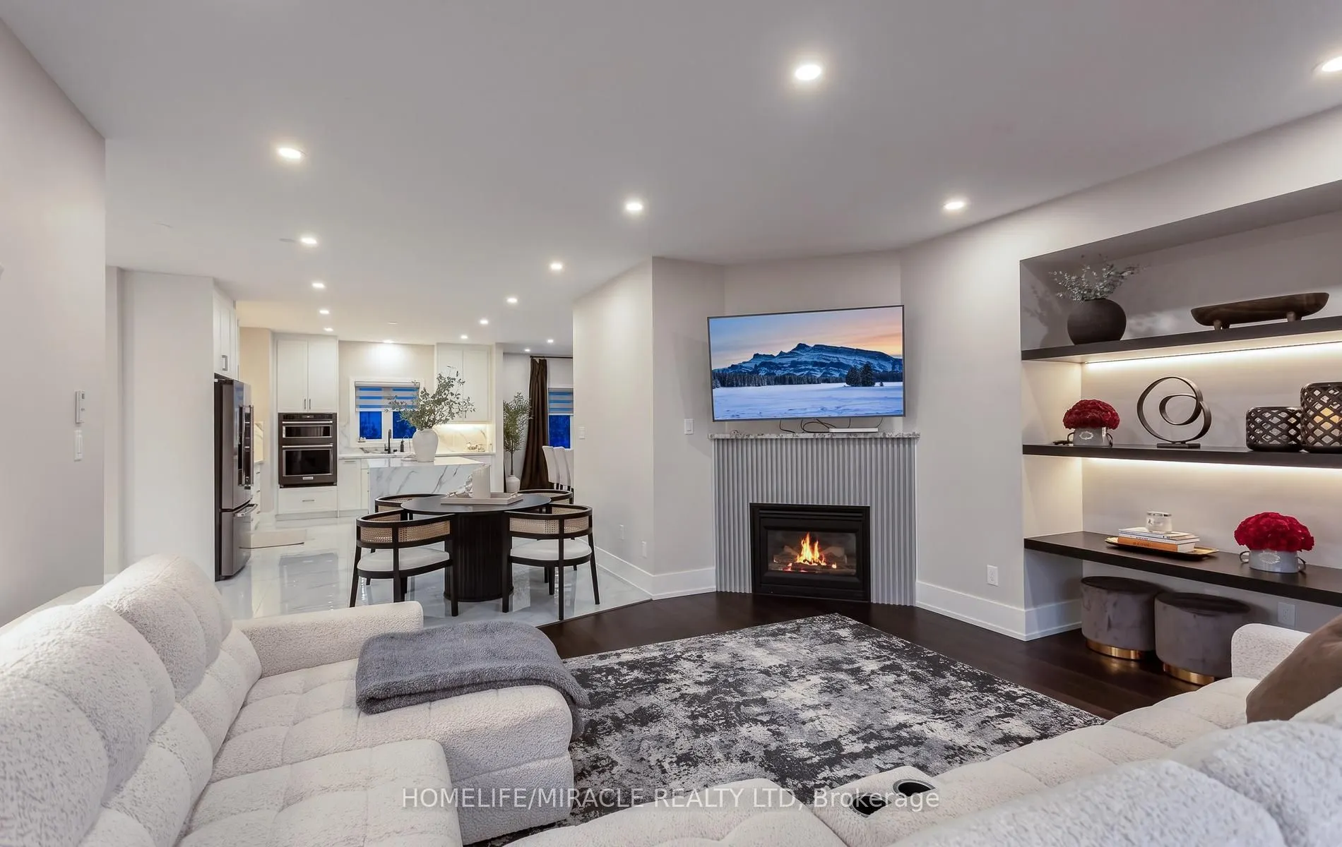 11045 Inglis Drive