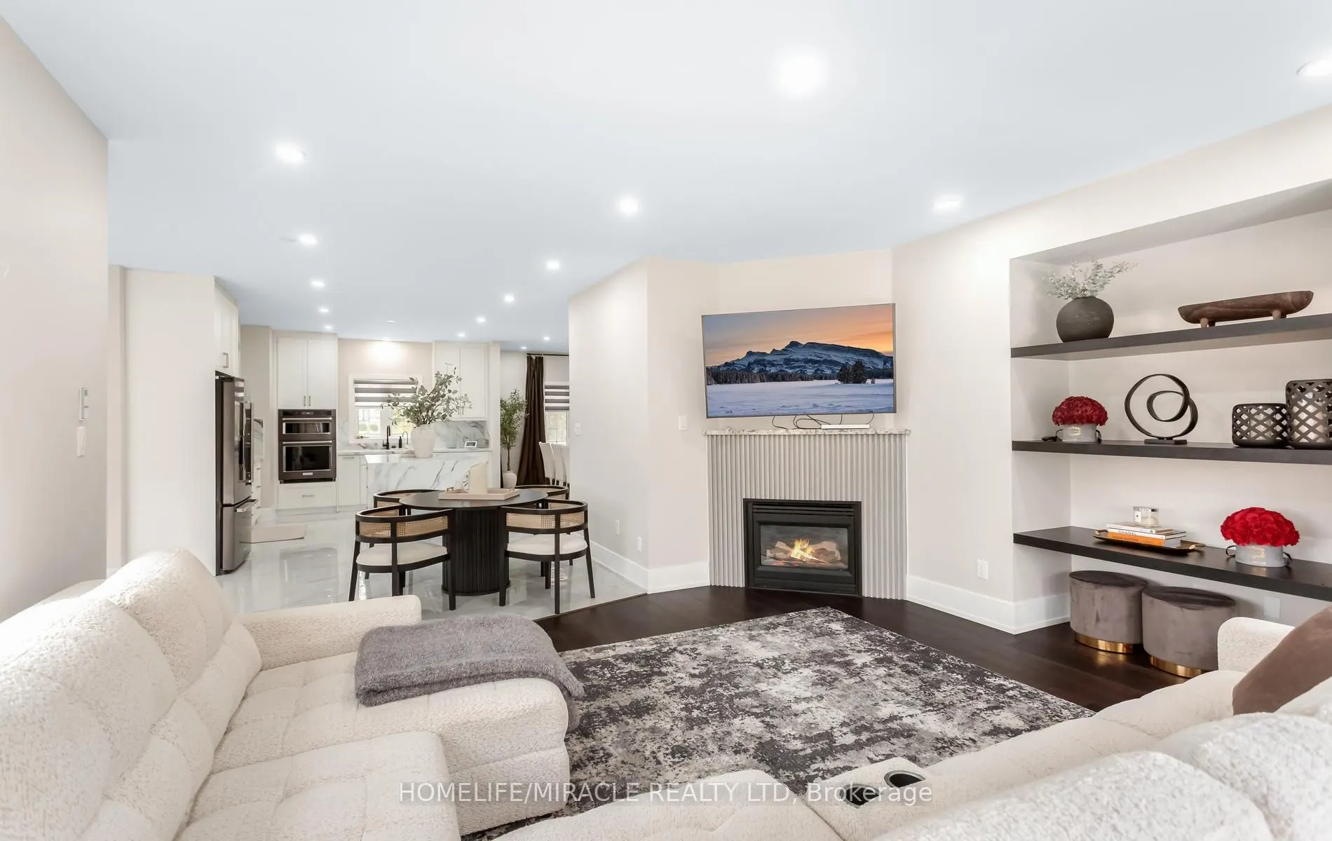 11045 Inglis Drive