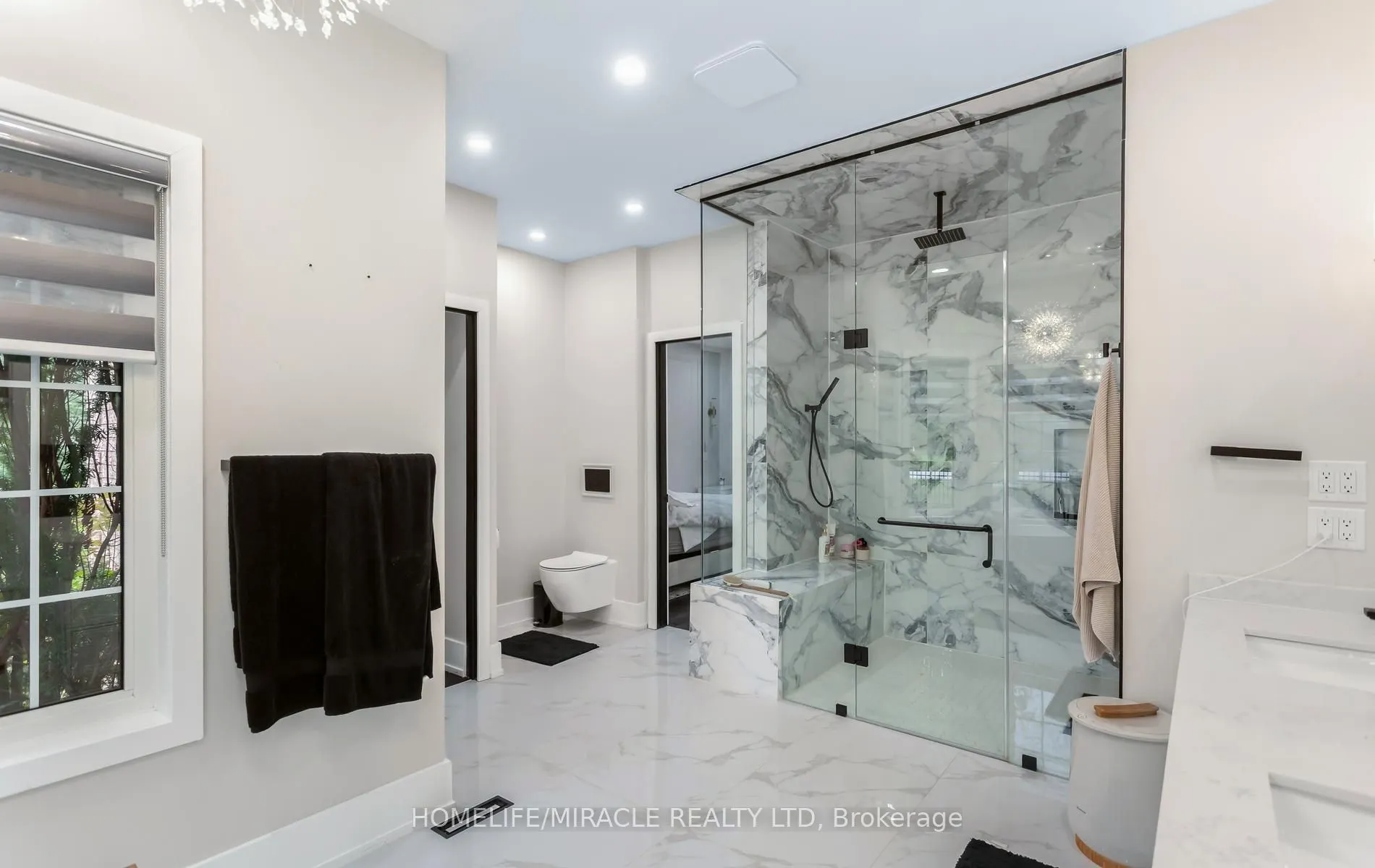 11045 Inglis Drive