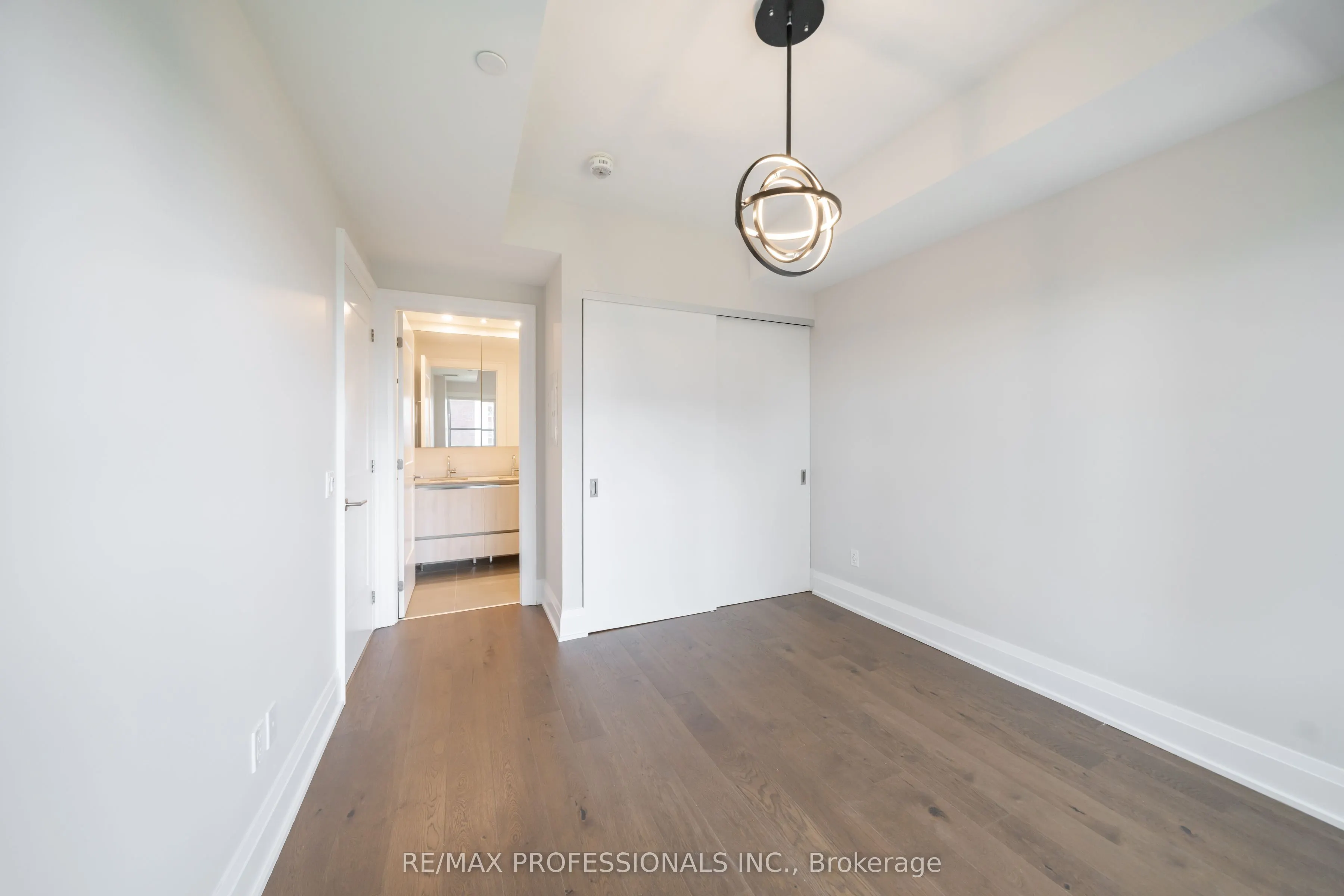 21 Park Street E #816