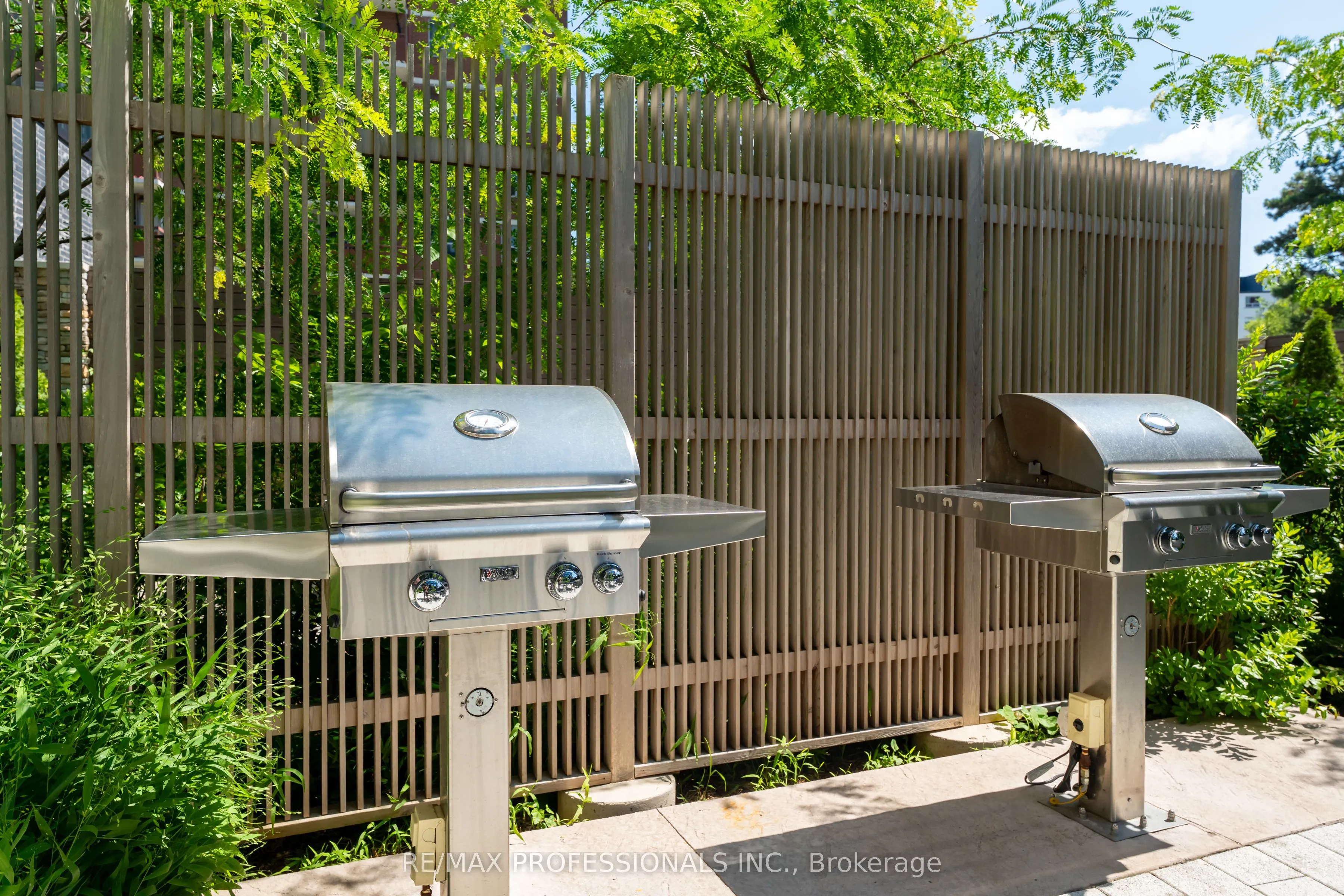21 Park Street E #816