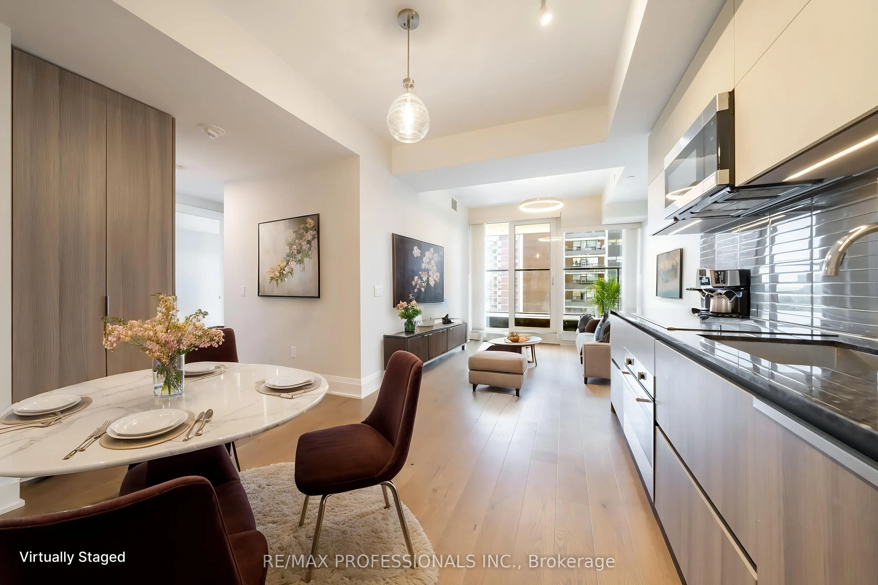 21 Park Street E #816