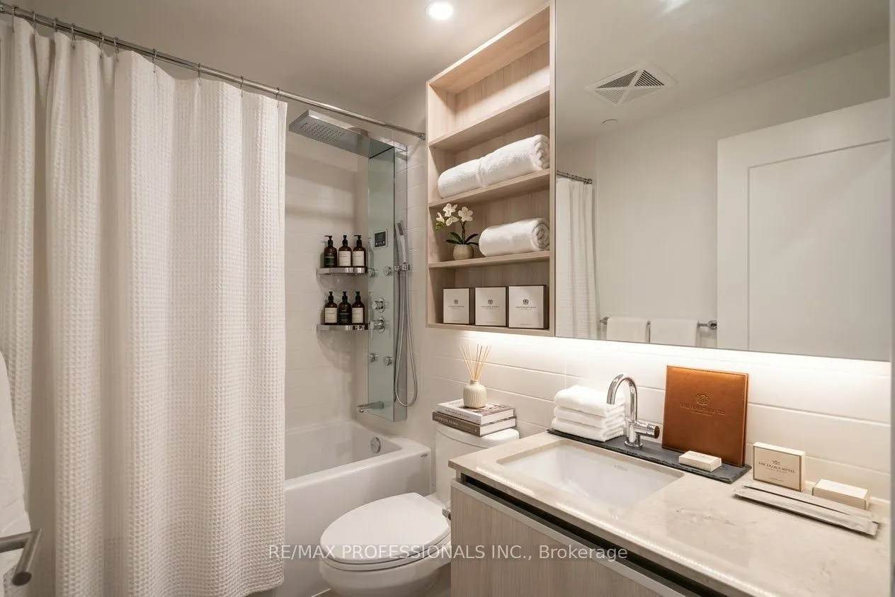 21 Park Street E #816