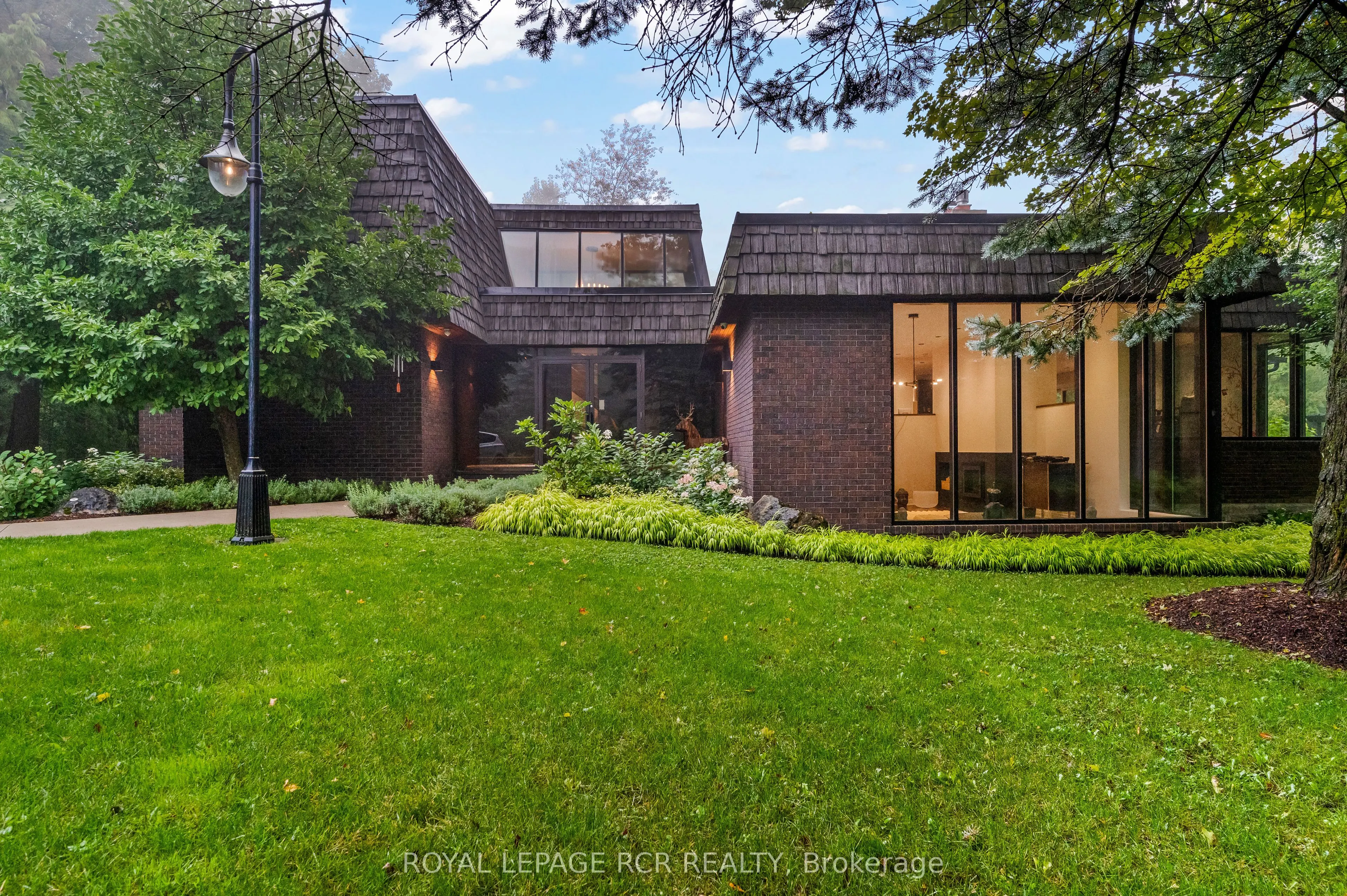3285 Beech Grove Side Road