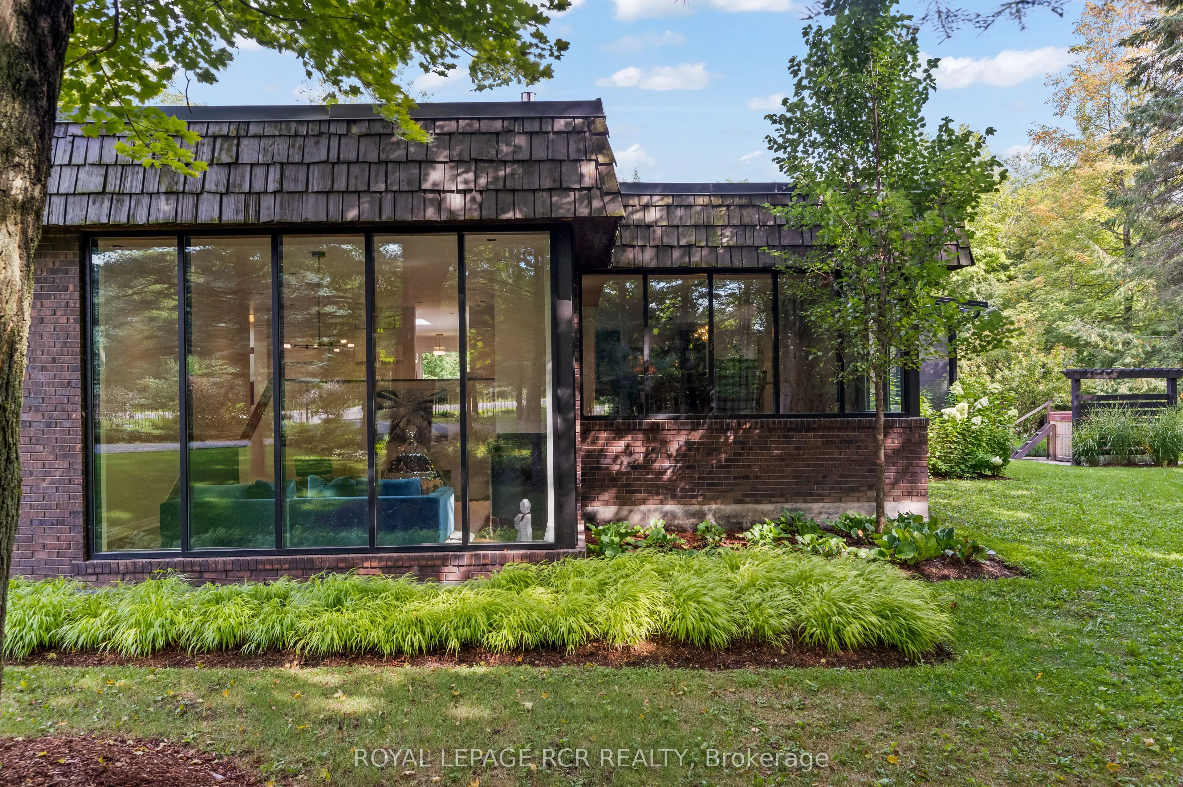 3285 Beech Grove Side Road