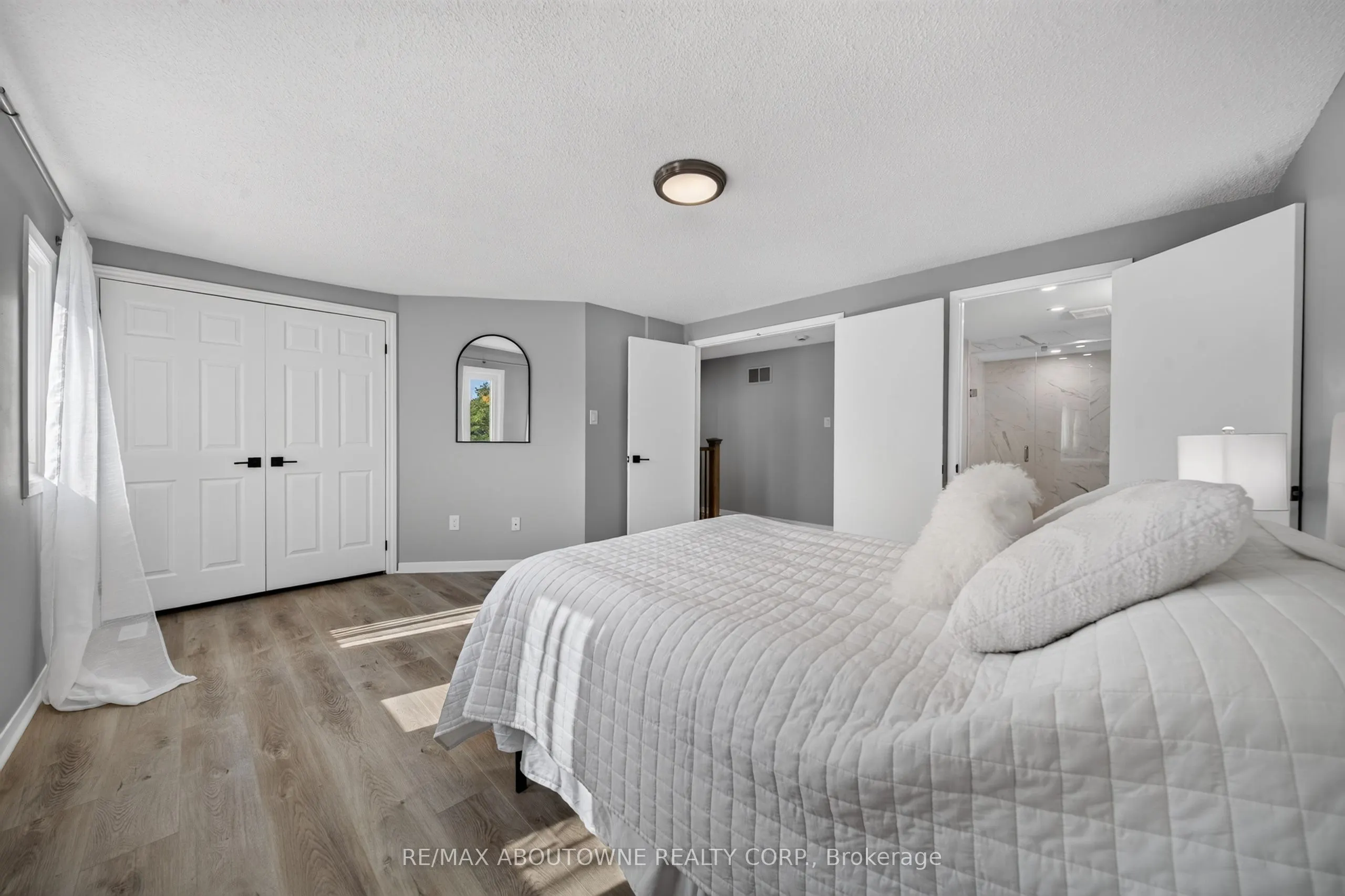 4353 Sawmill Valley Drive