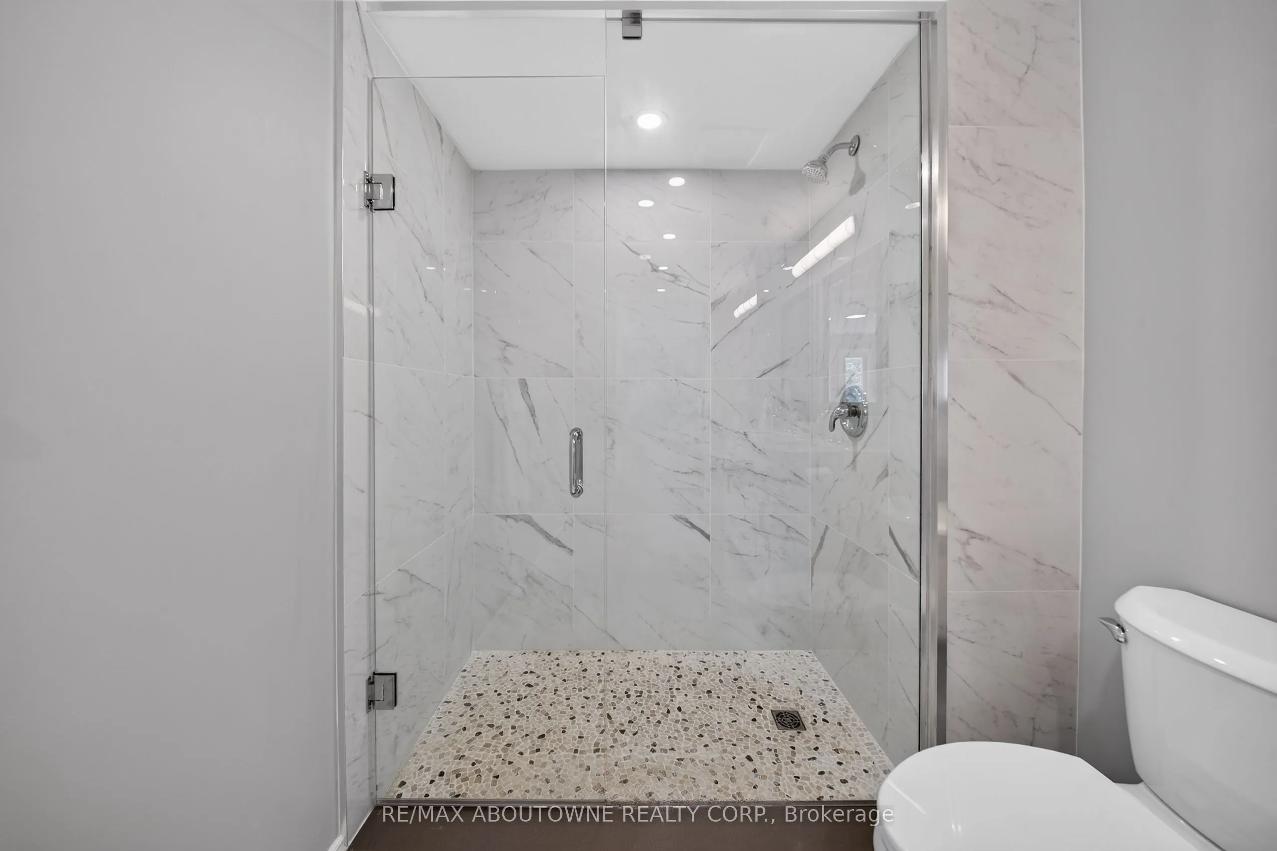 4353 Sawmill Valley Drive