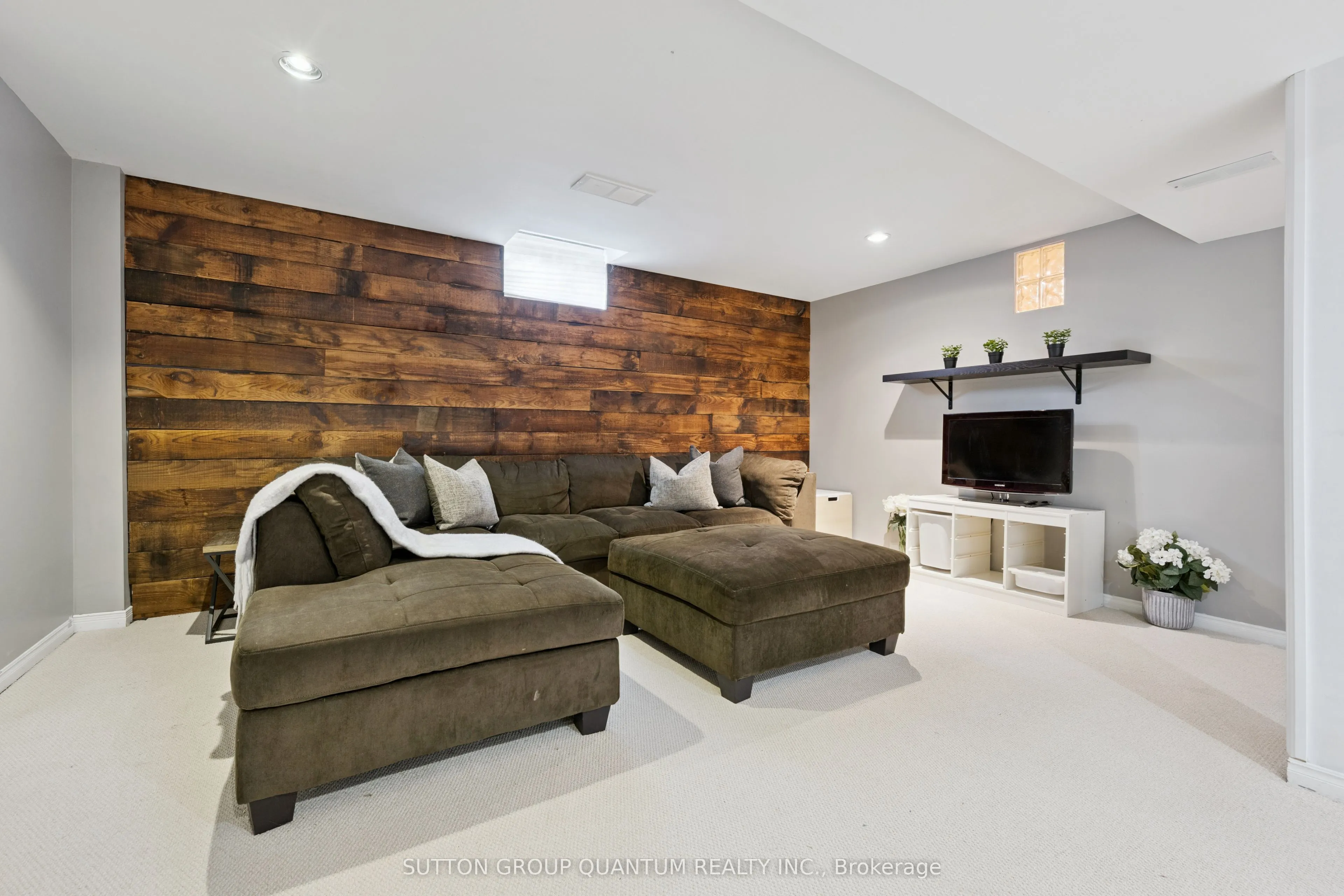 3092 Shannon Crescent