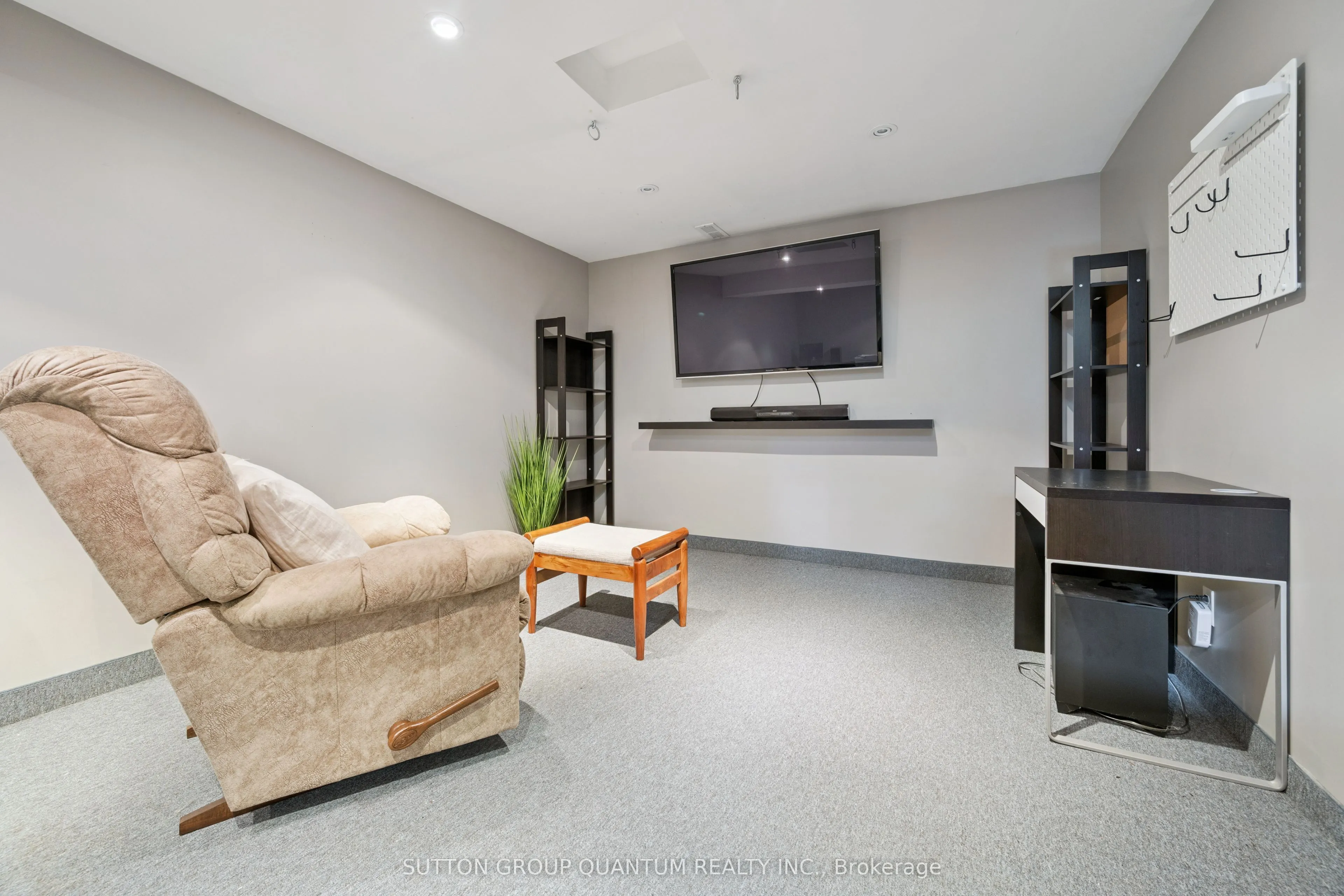 3092 Shannon Crescent