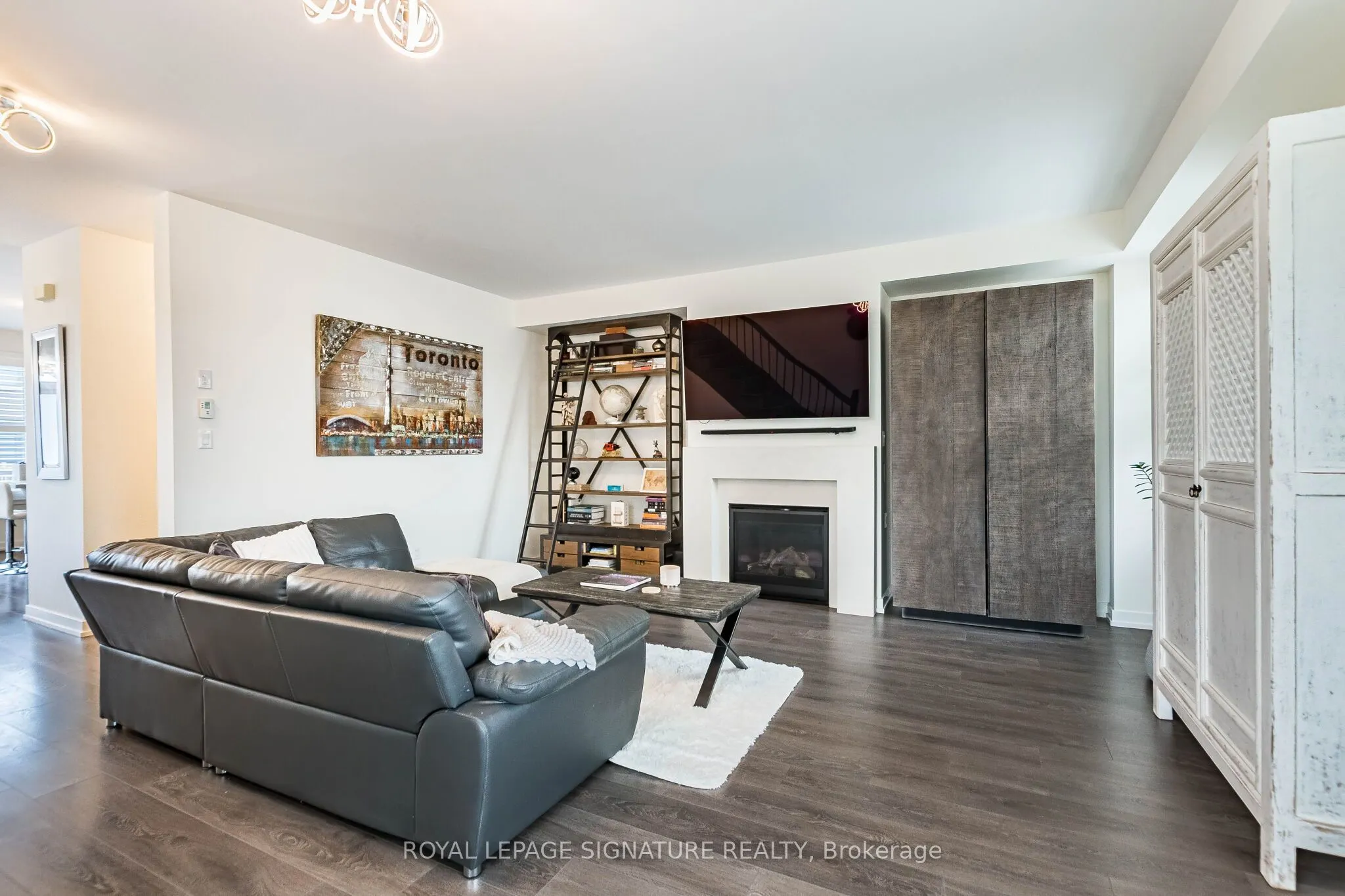 3121 Mintwood Circle