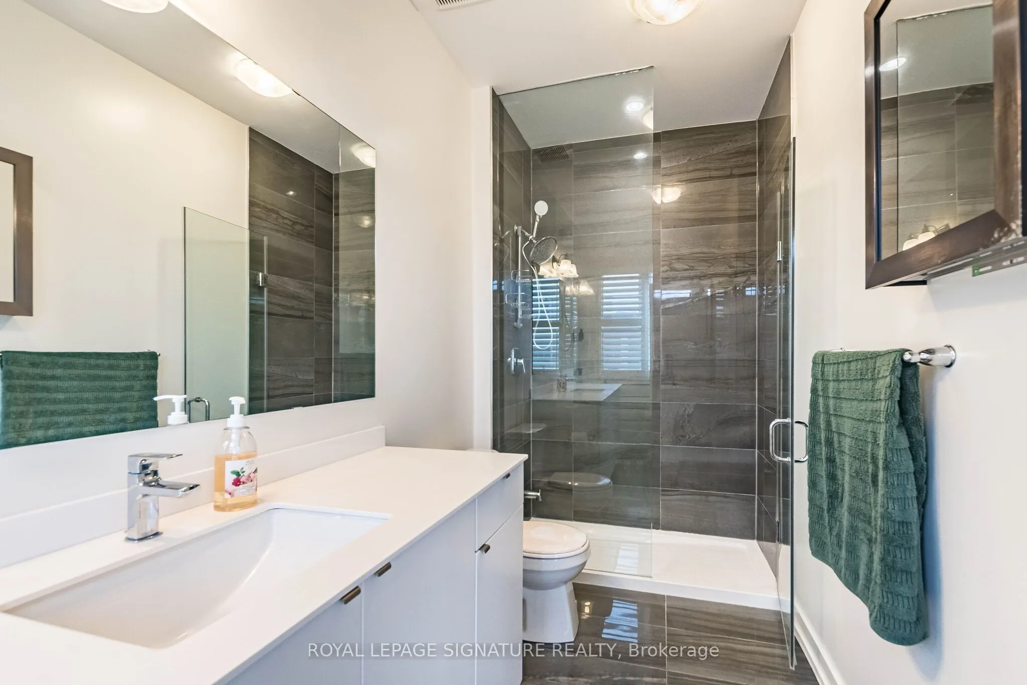 3121 Mintwood Circle