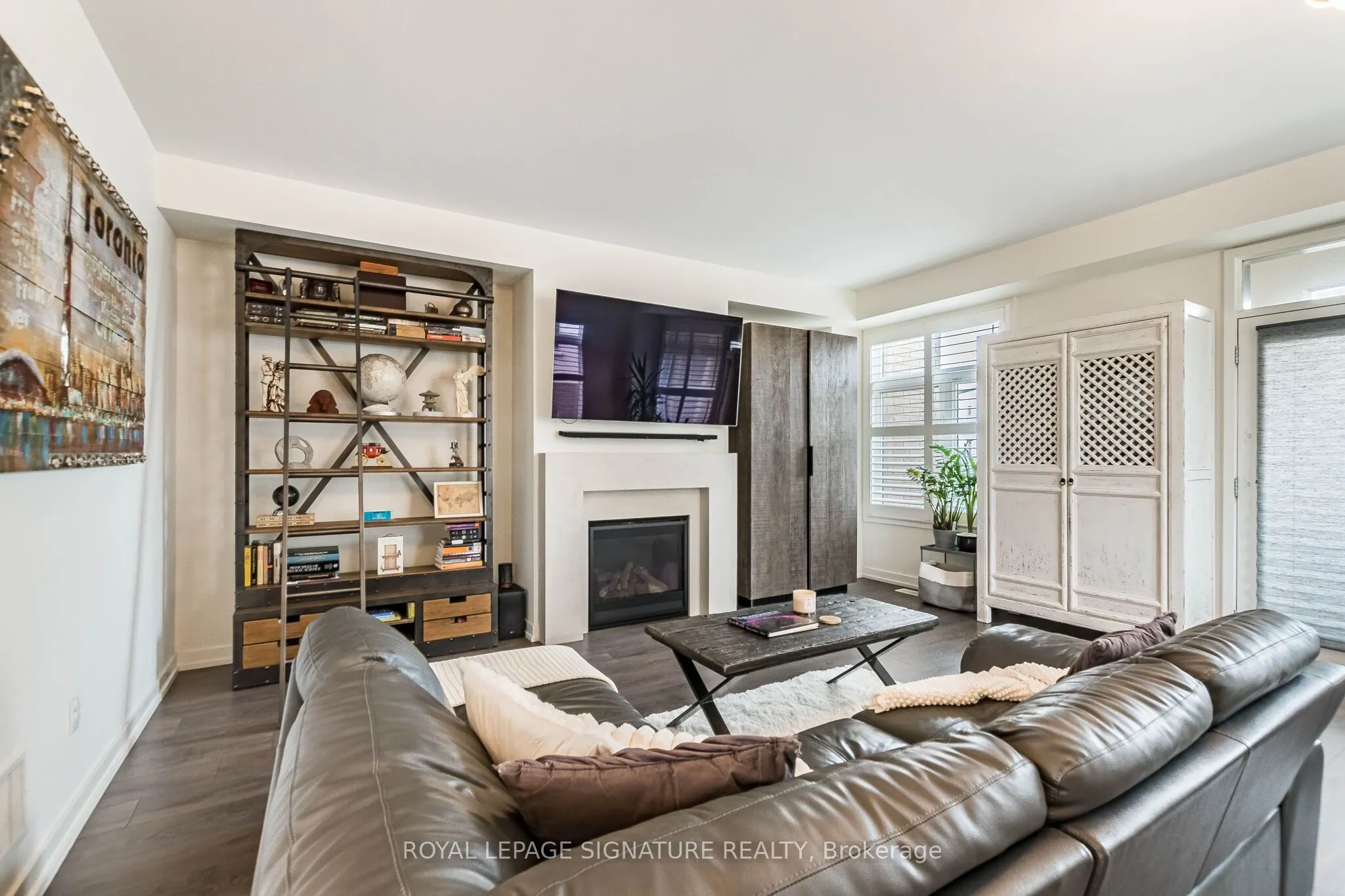 3121 Mintwood Circle