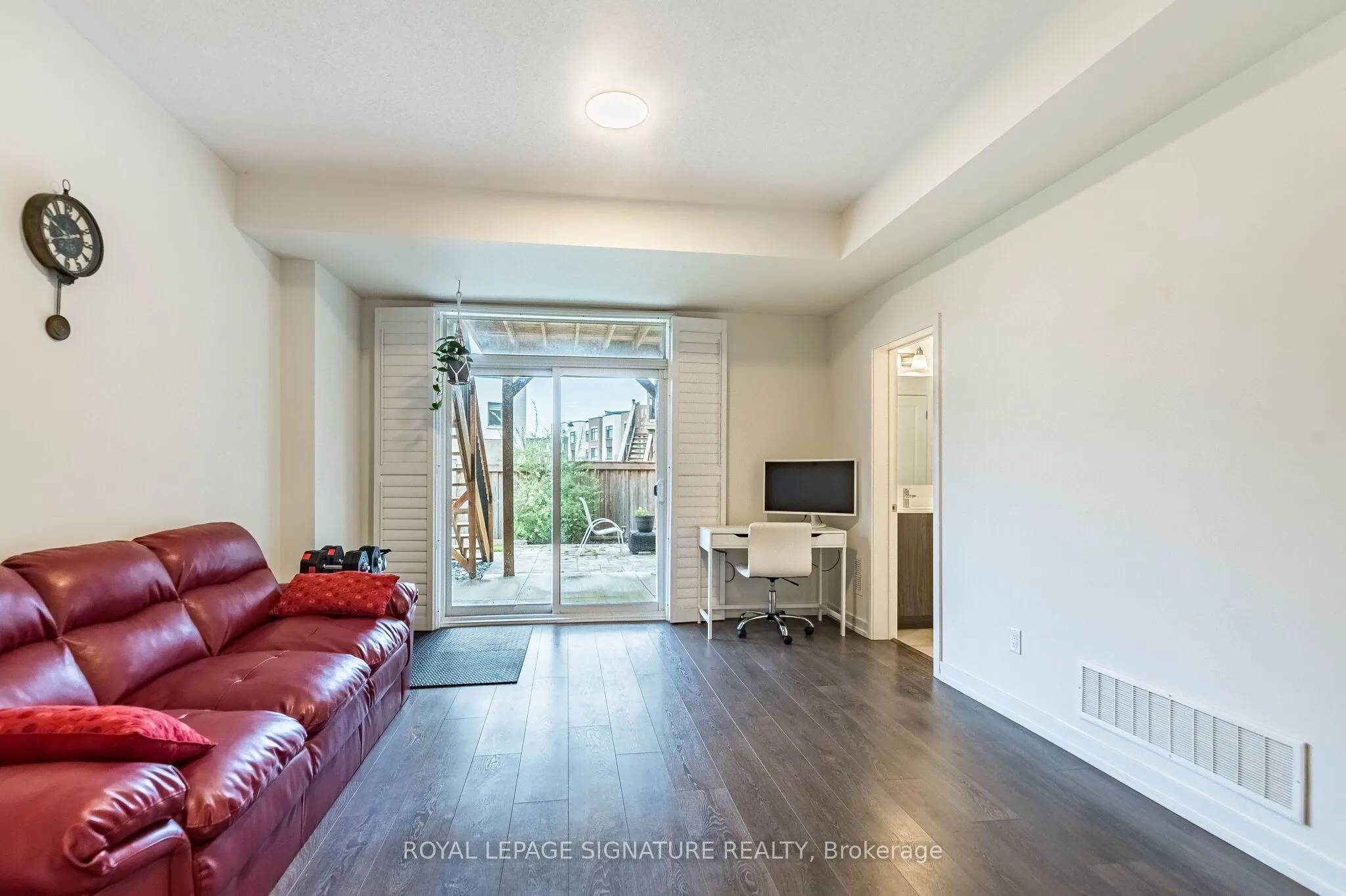 3121 Mintwood Circle