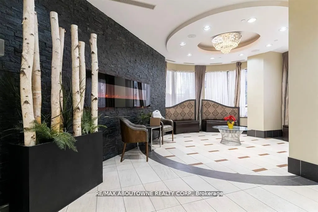 310 Burnhamthorpe Road W #401