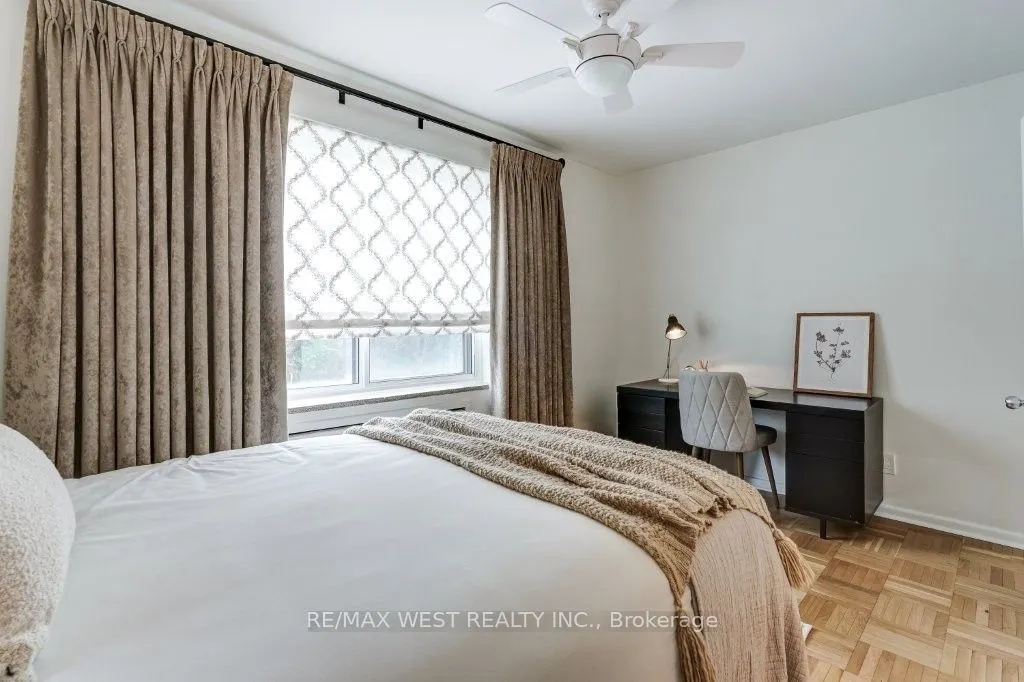 2000 Bloor Street W #203