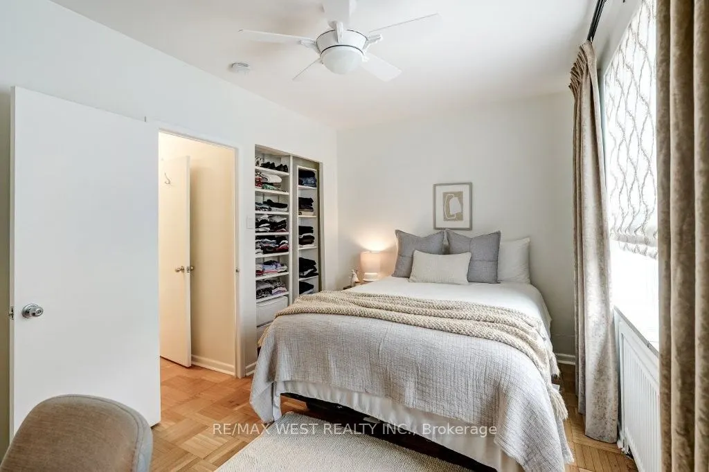 2000 Bloor Street W #203