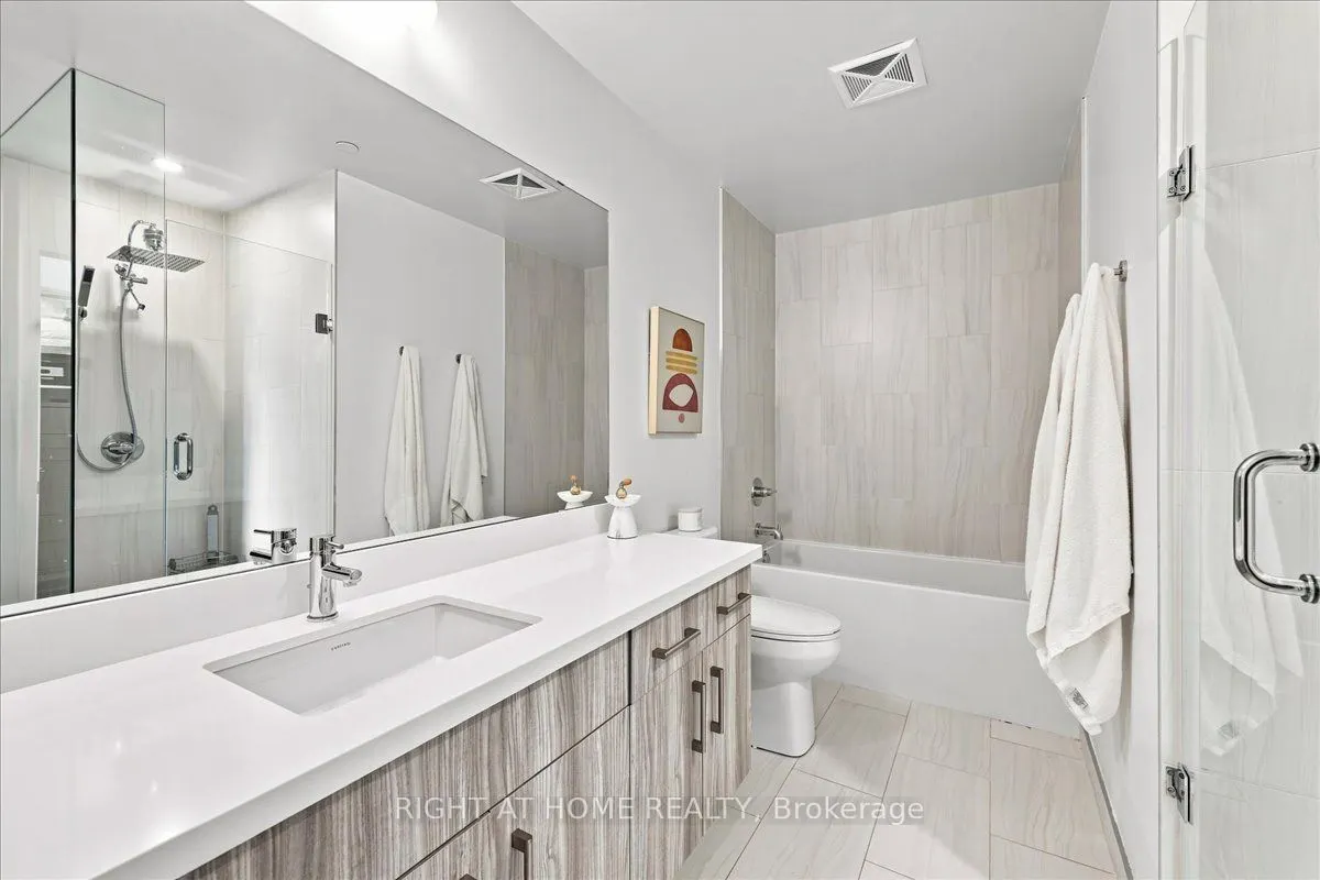 2007 James Street #1403