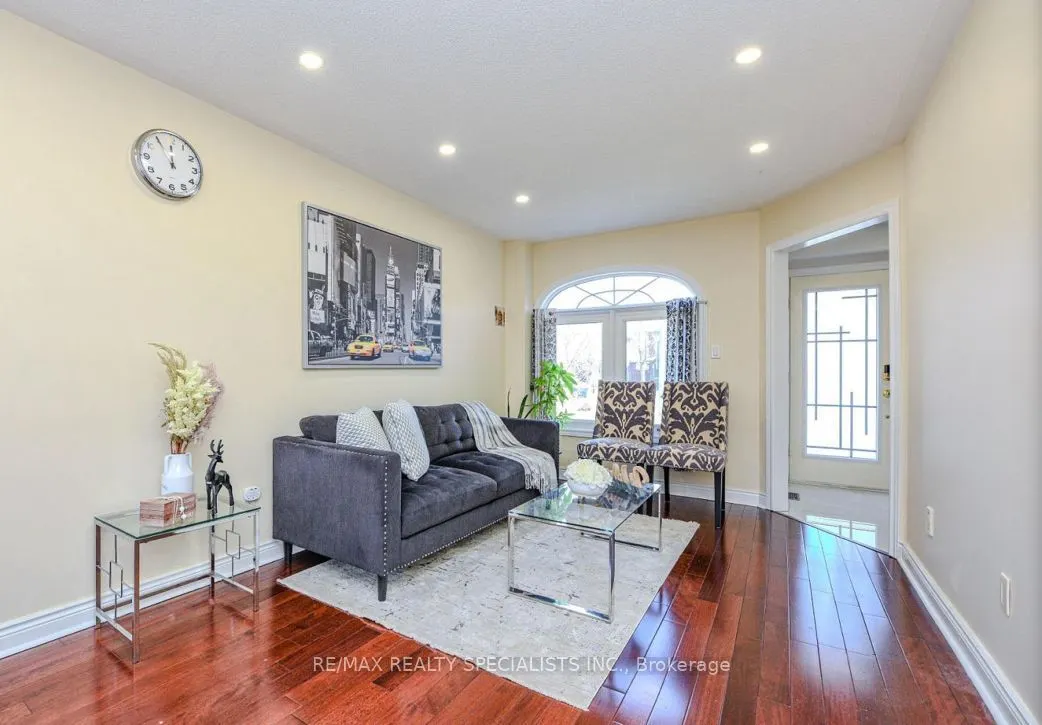 6828 Gracefield Drive #Upper