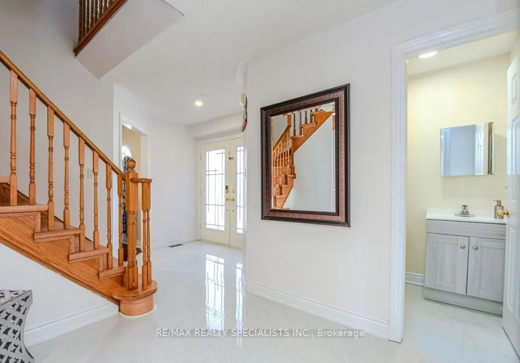 6828 Gracefield Drive #Upper