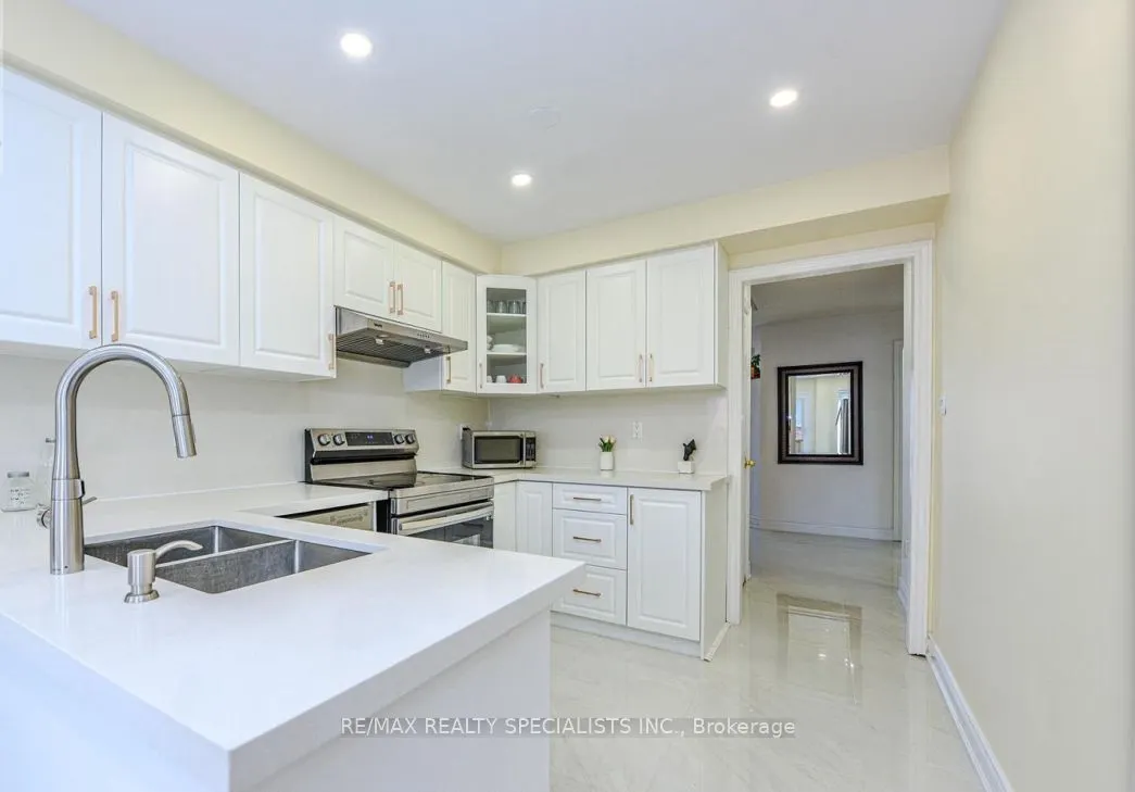 6828 Gracefield Drive #Upper