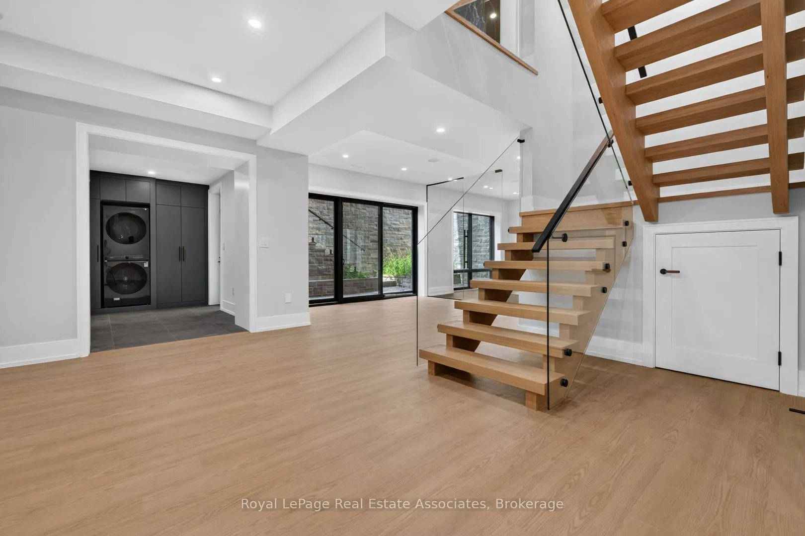 1270 Birchview Drive