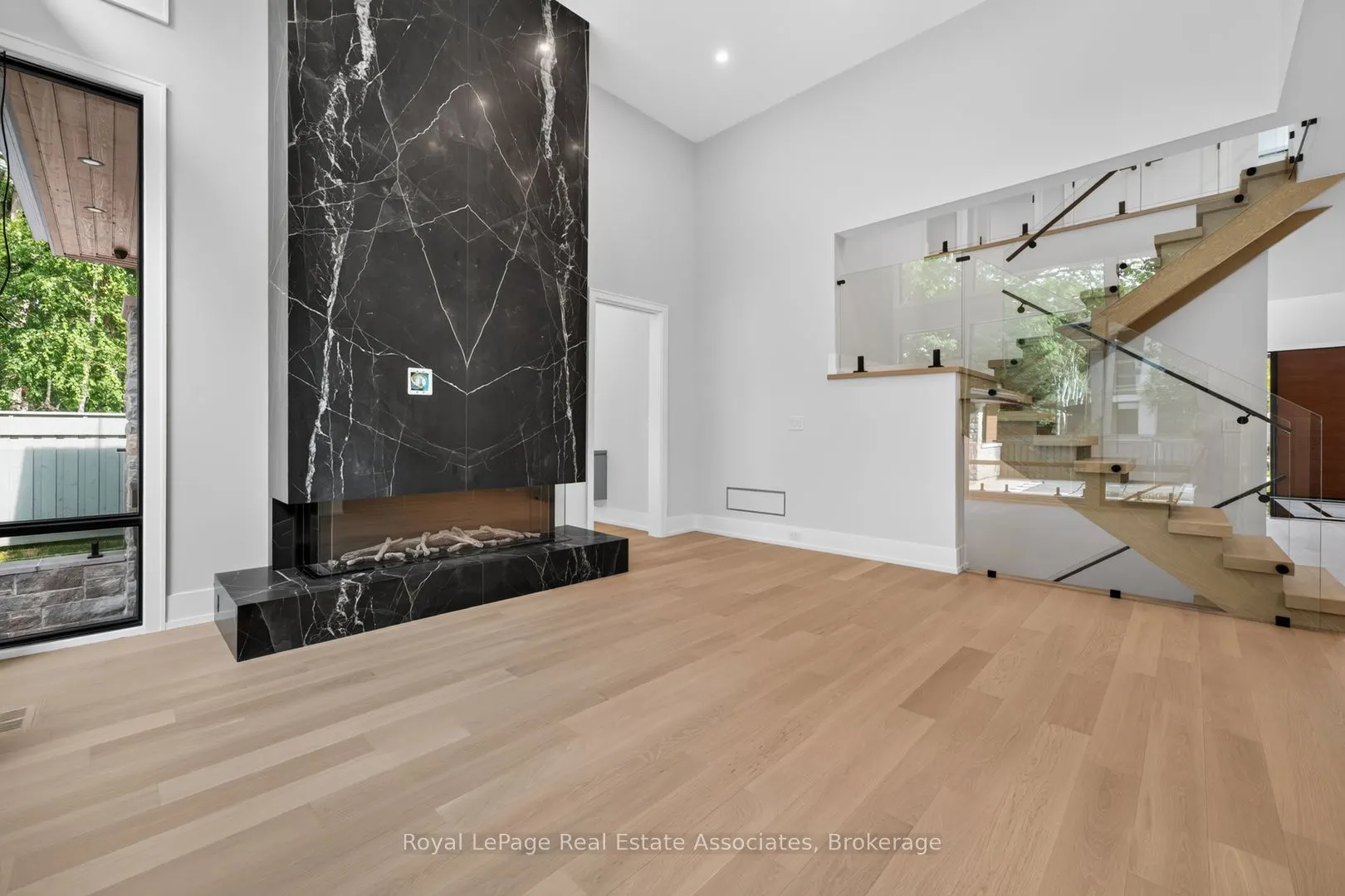 1270 Birchview Drive