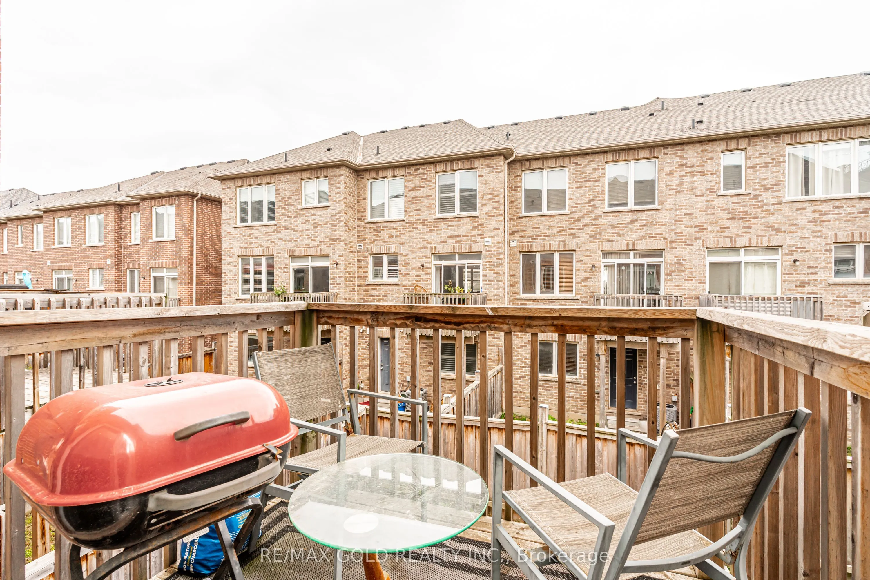 32 Rockman Crescent