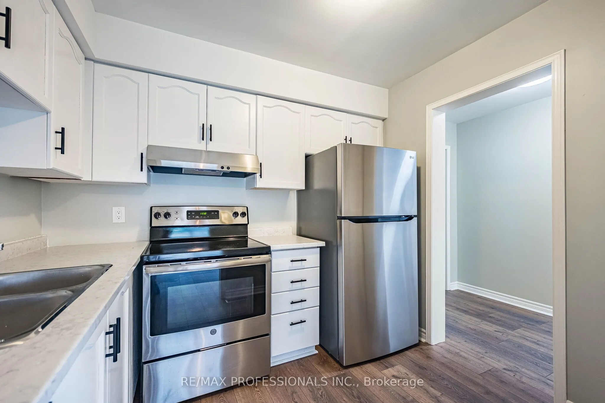2004 Glenada Crescent #23