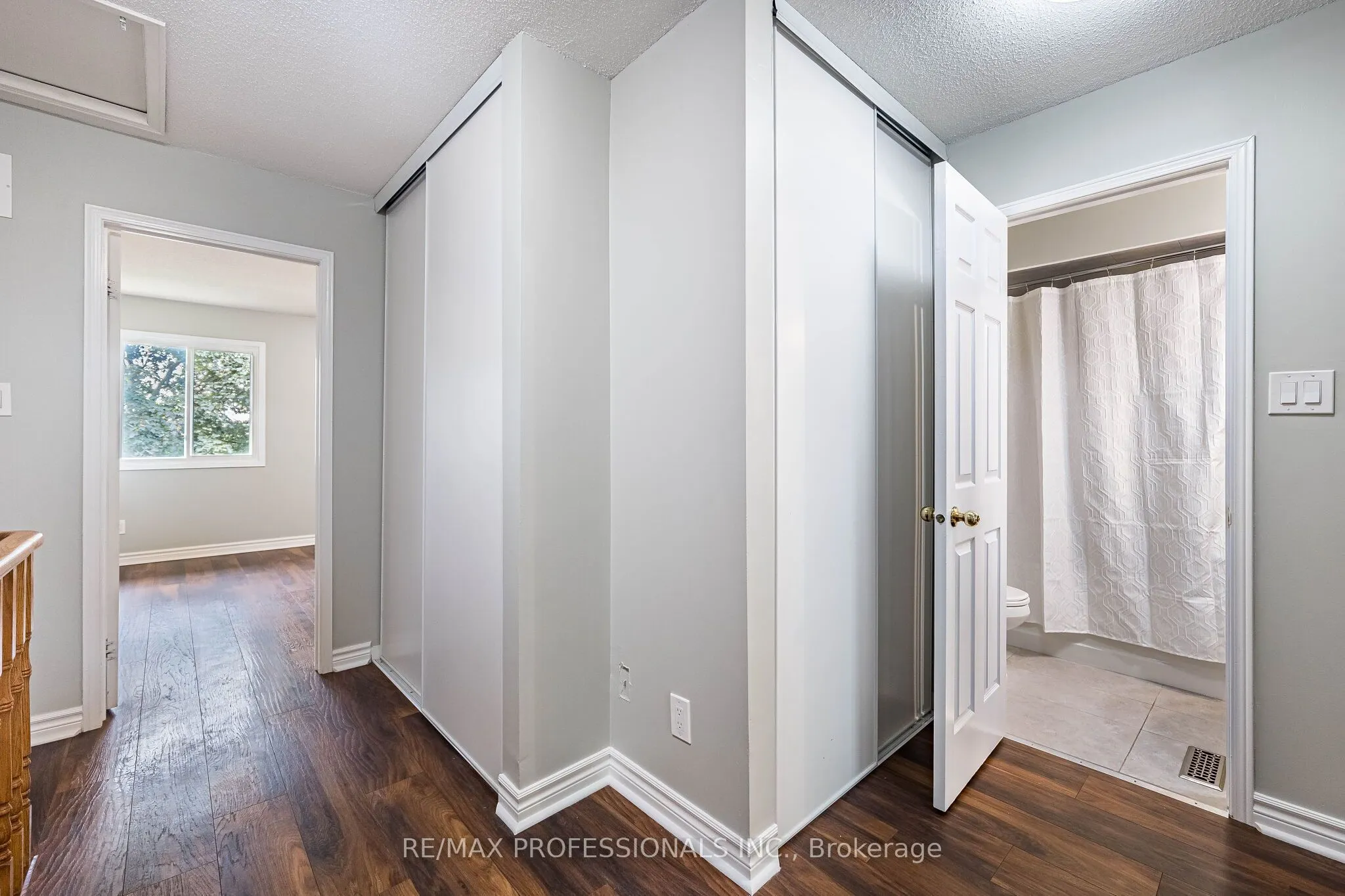 2004 Glenada Crescent #23
