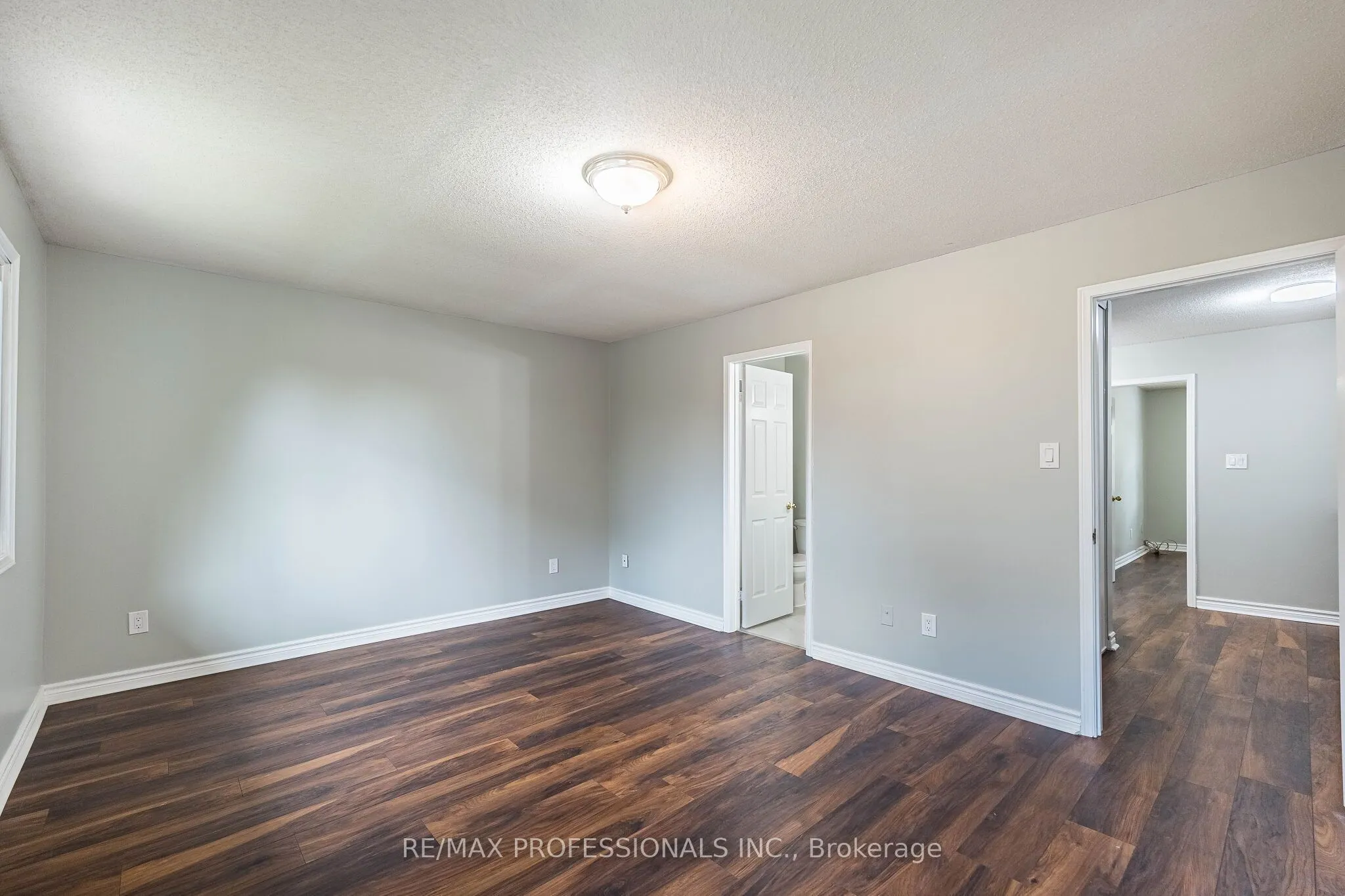 2004 Glenada Crescent #23