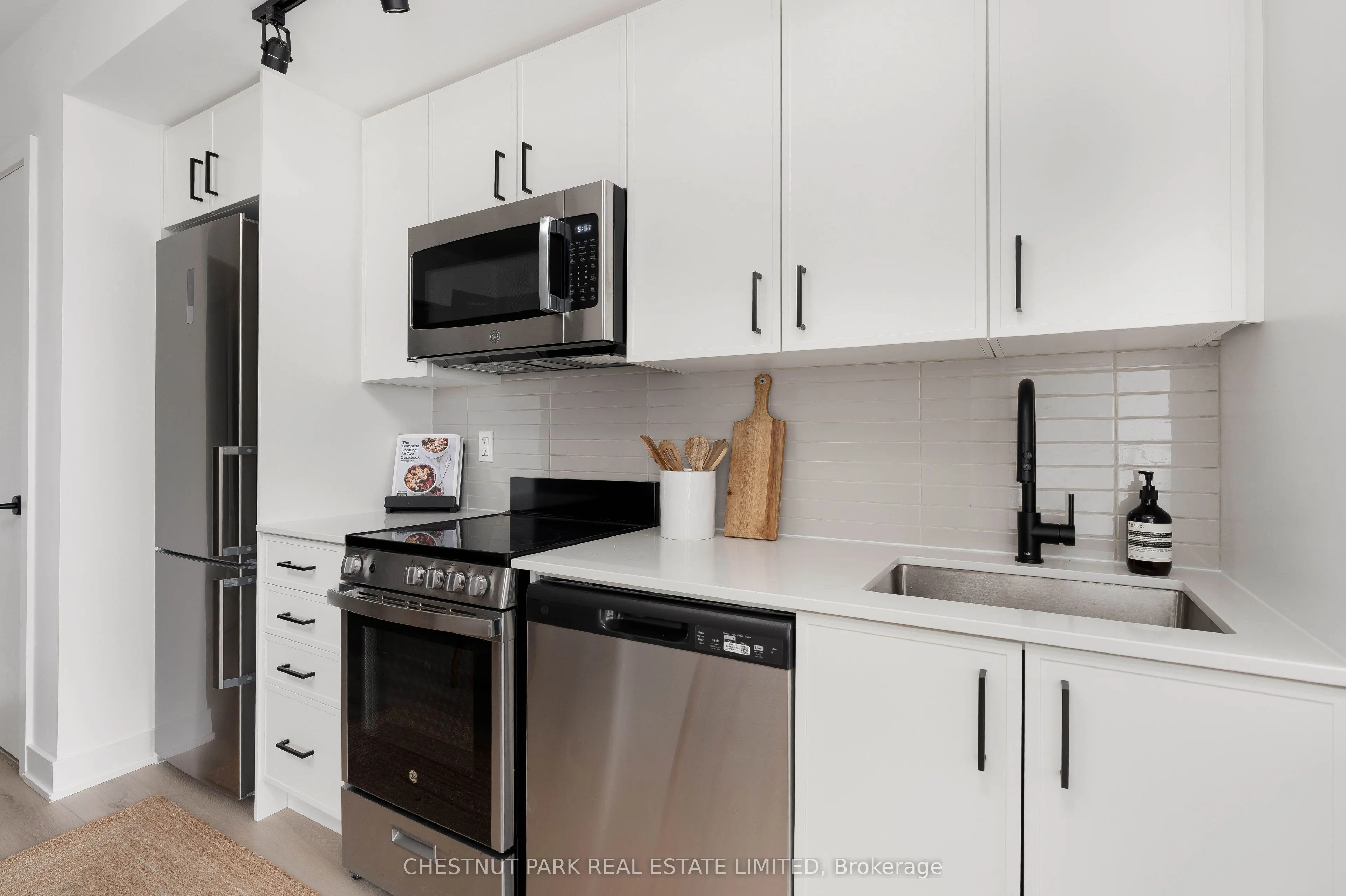 758 Dovercourt Road #1101
