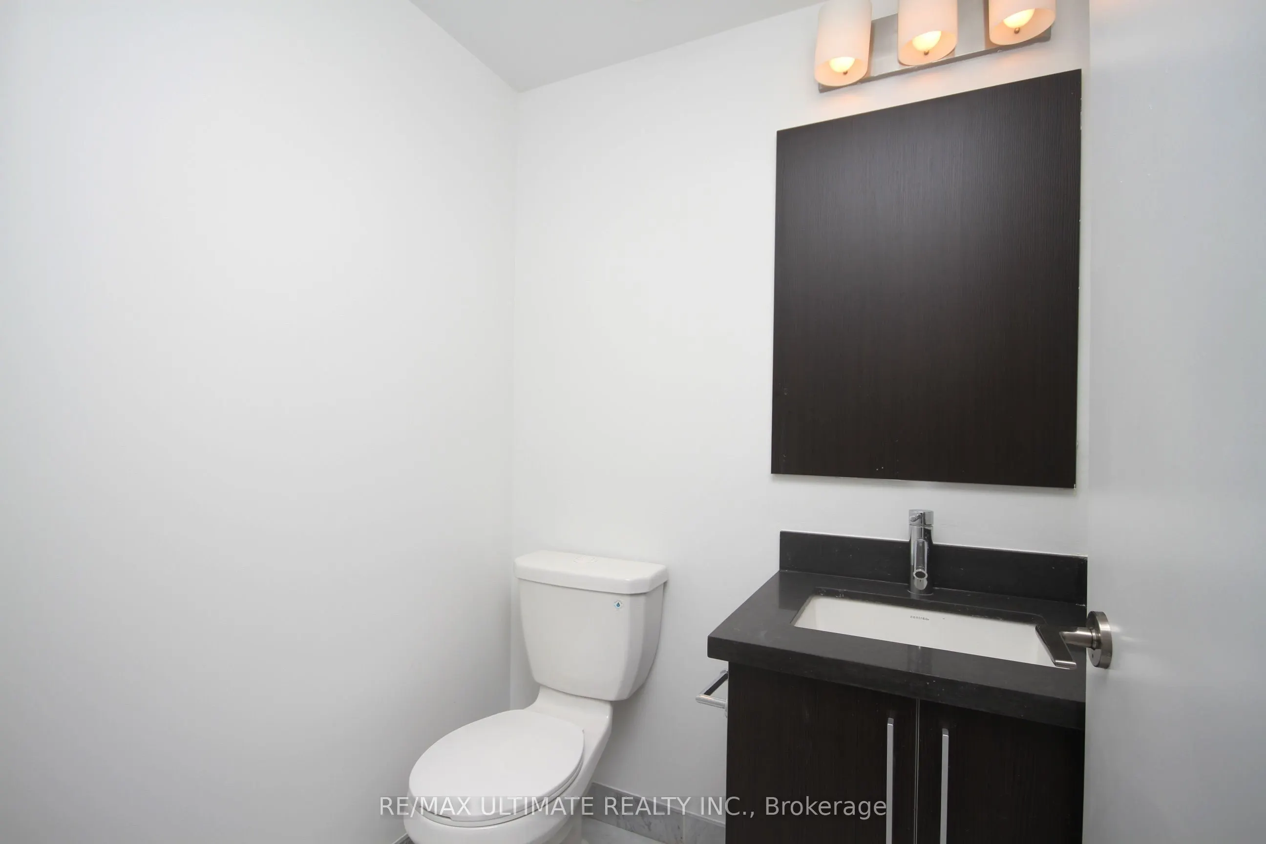 2212 Lake Shore Boulevard W #TH1