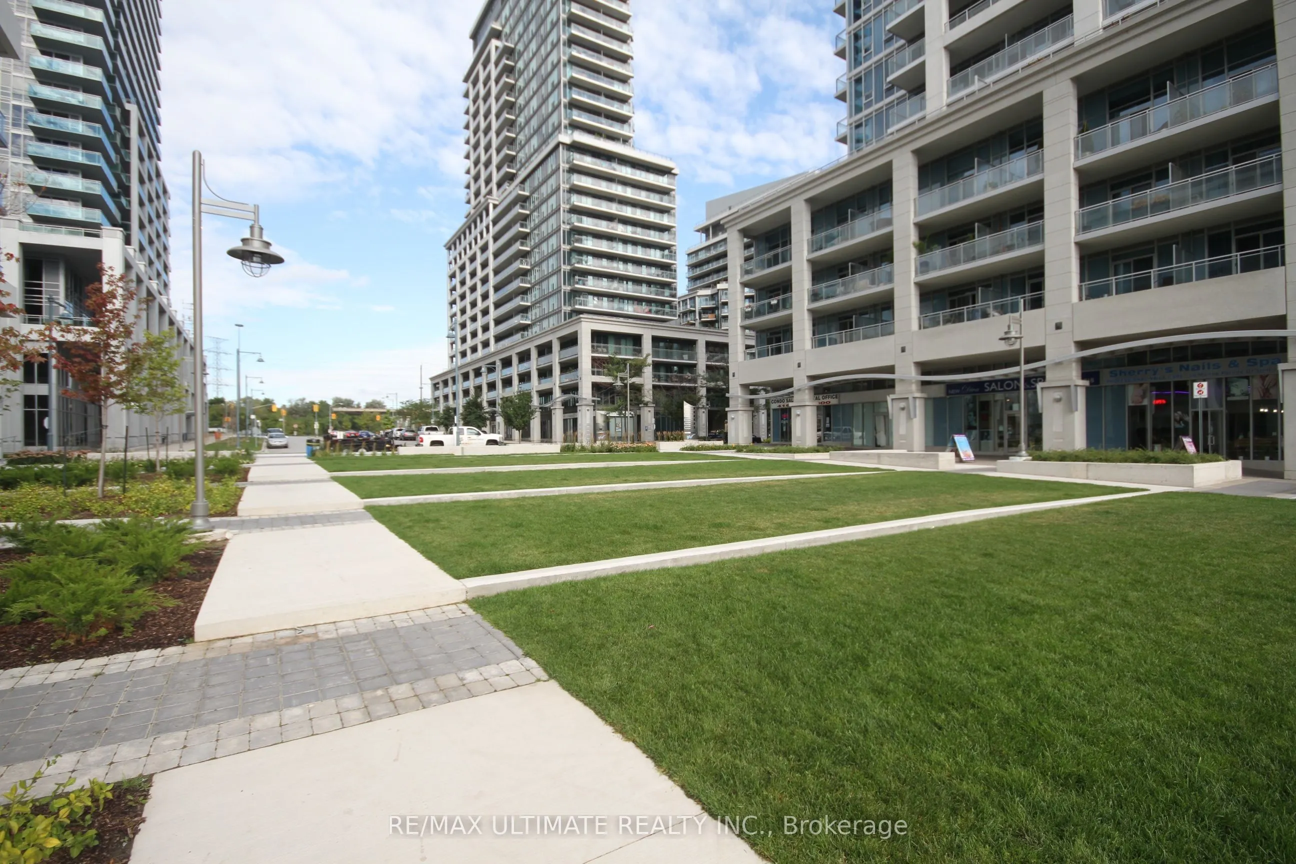 2212 Lake Shore Boulevard W #TH1