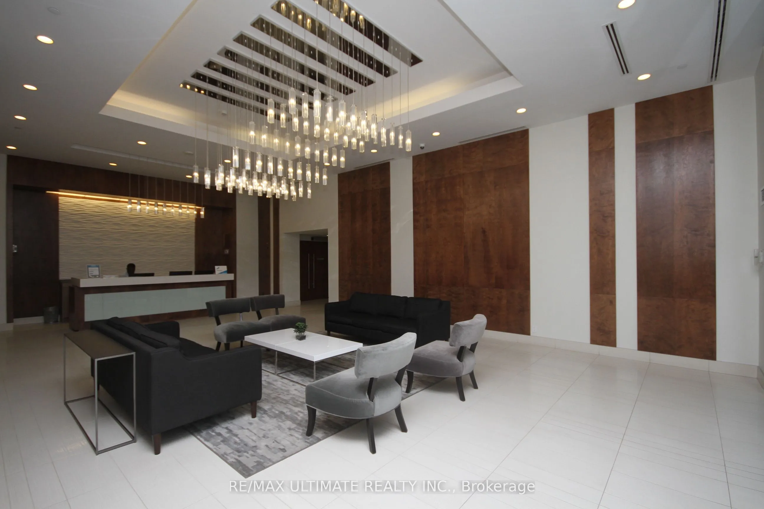 2212 Lake Shore Boulevard W #TH1