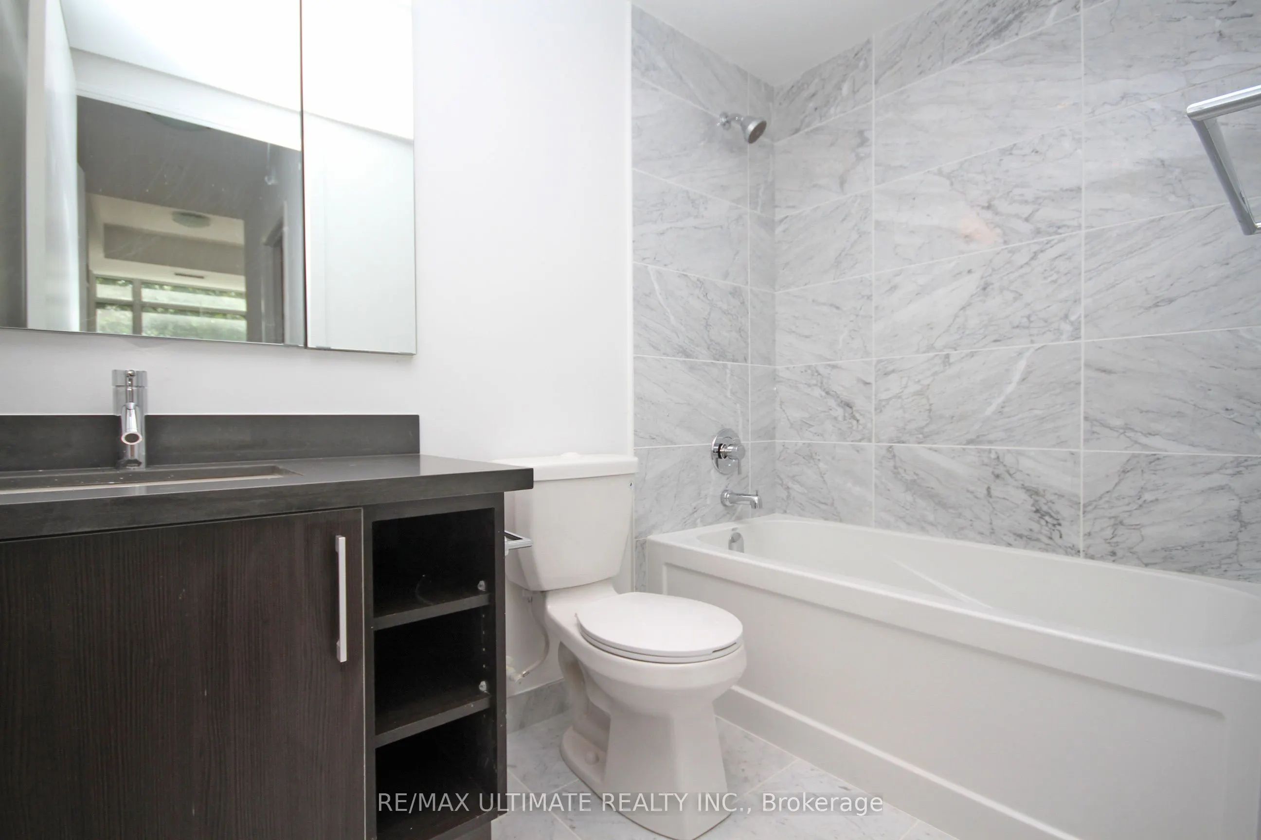 2212 Lake Shore Boulevard W #TH1