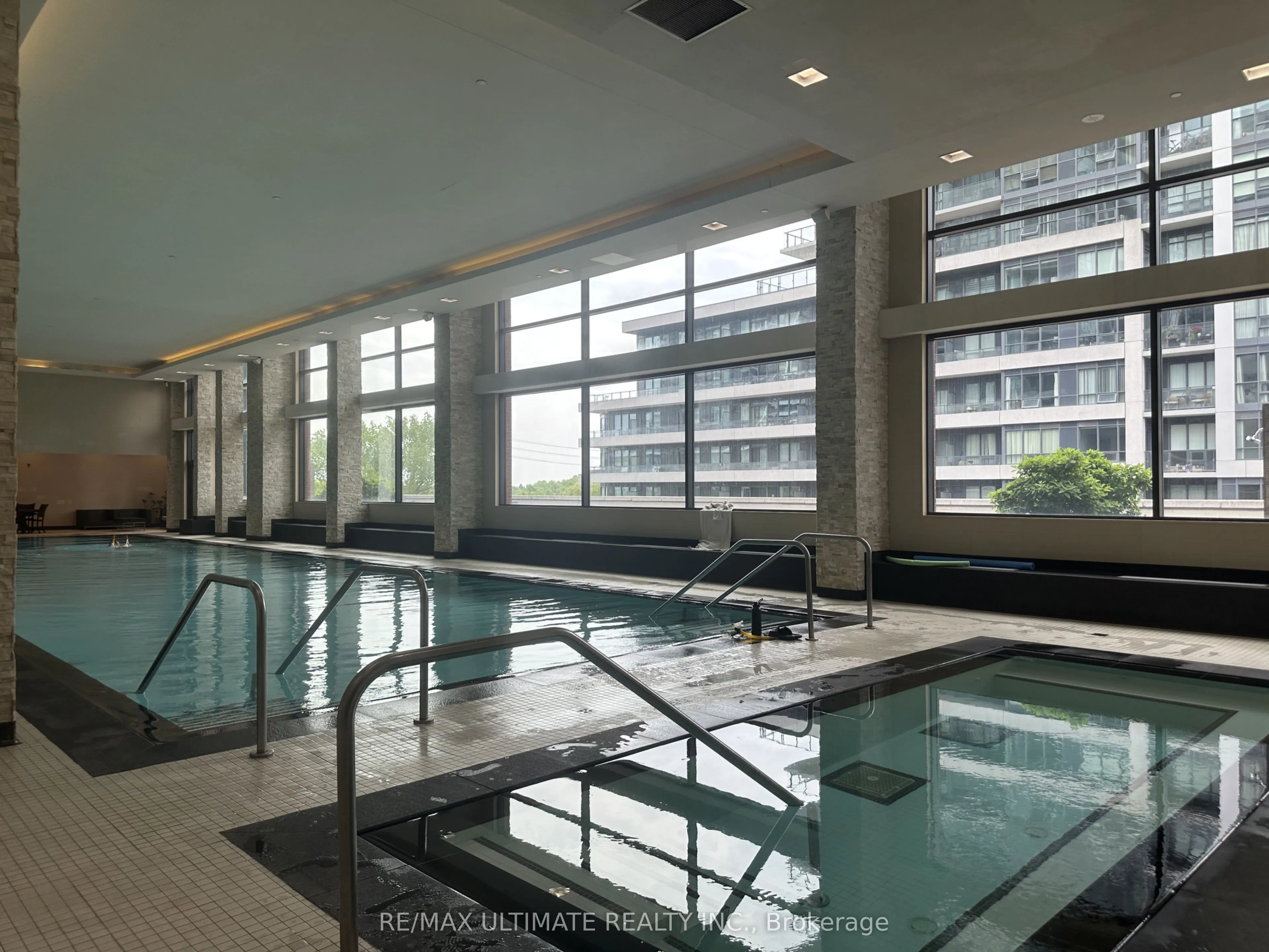 2212 Lake Shore Boulevard W #TH1
