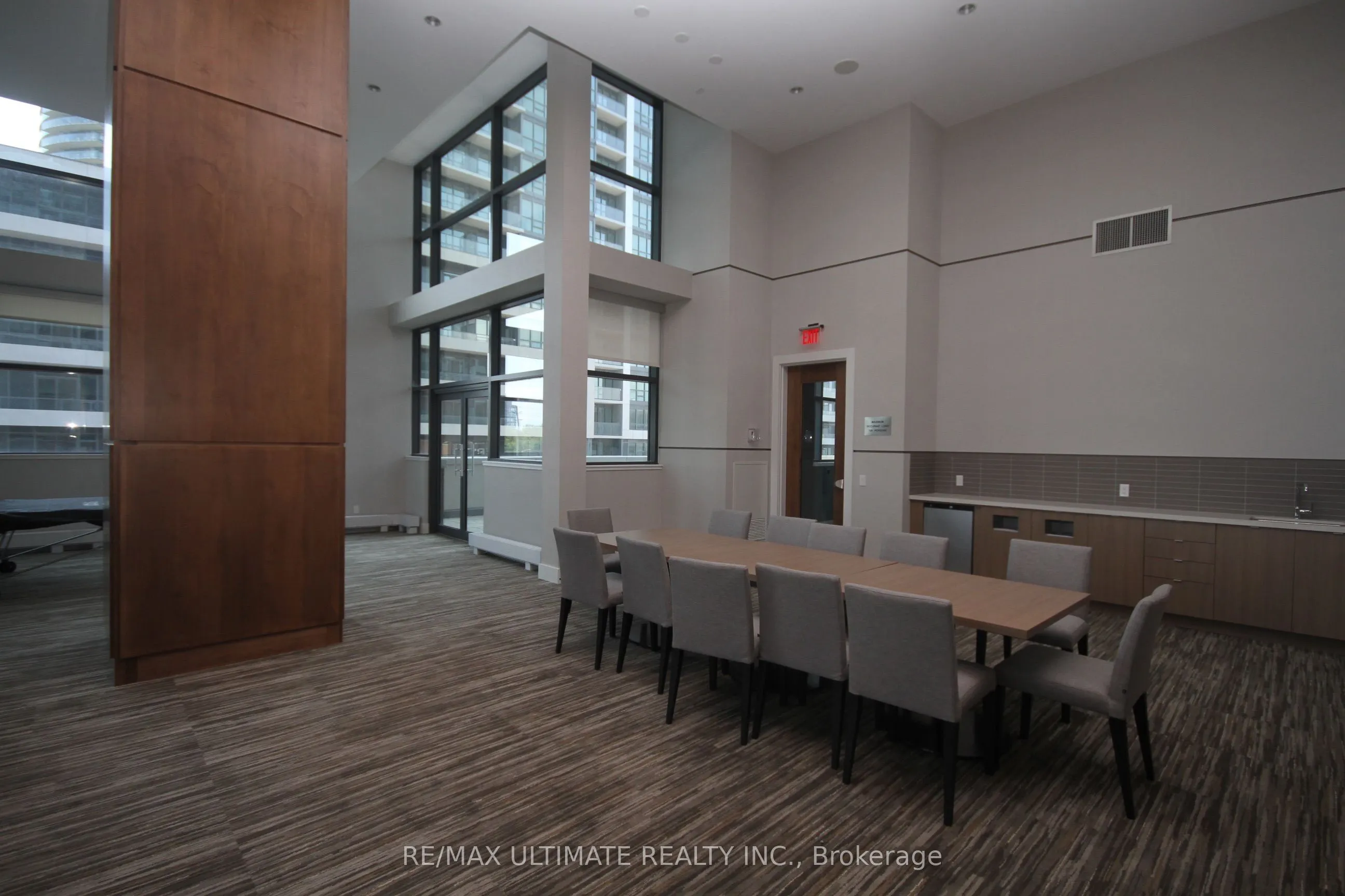 2212 Lake Shore Boulevard W #TH1