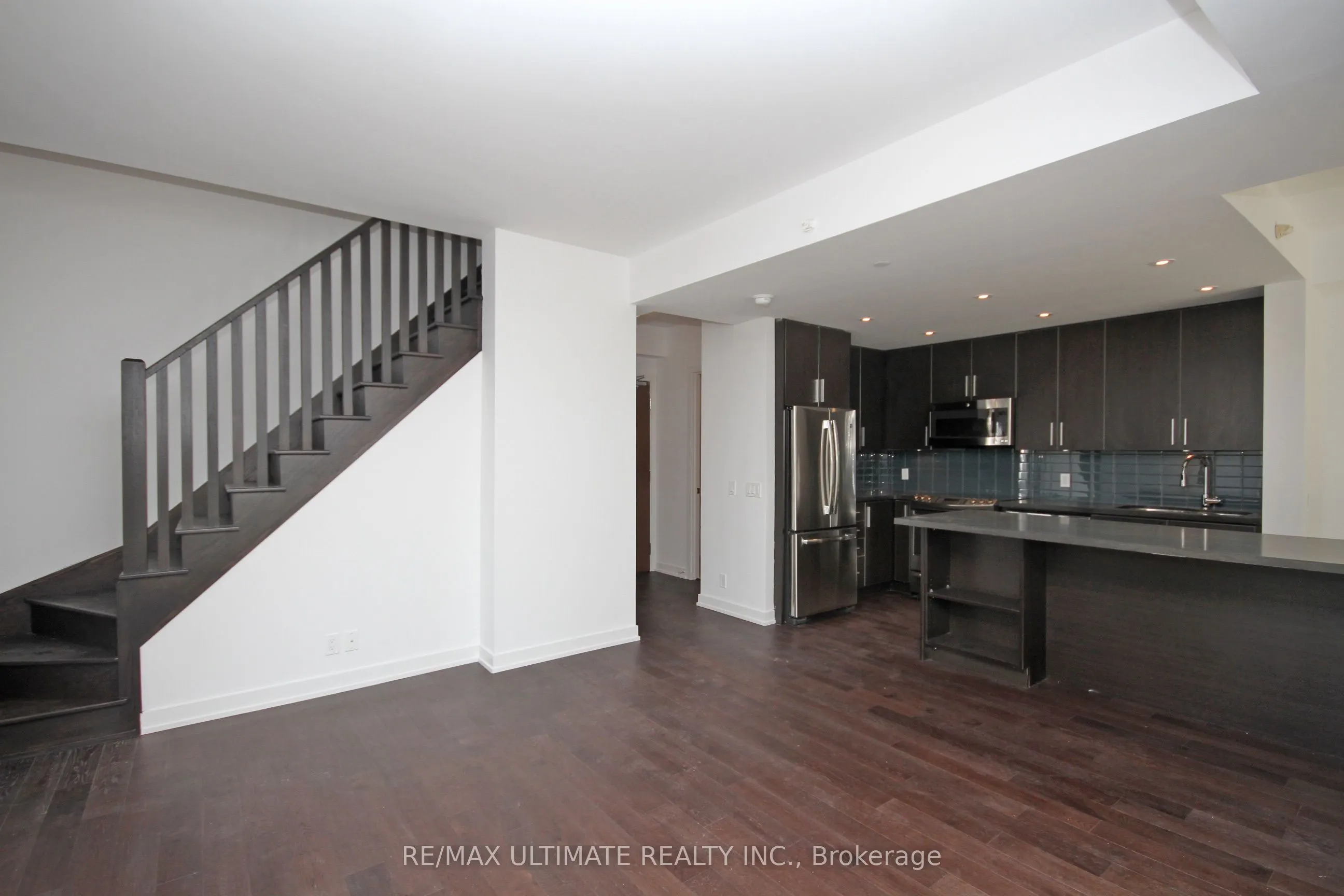 2212 Lake Shore Boulevard W #TH1