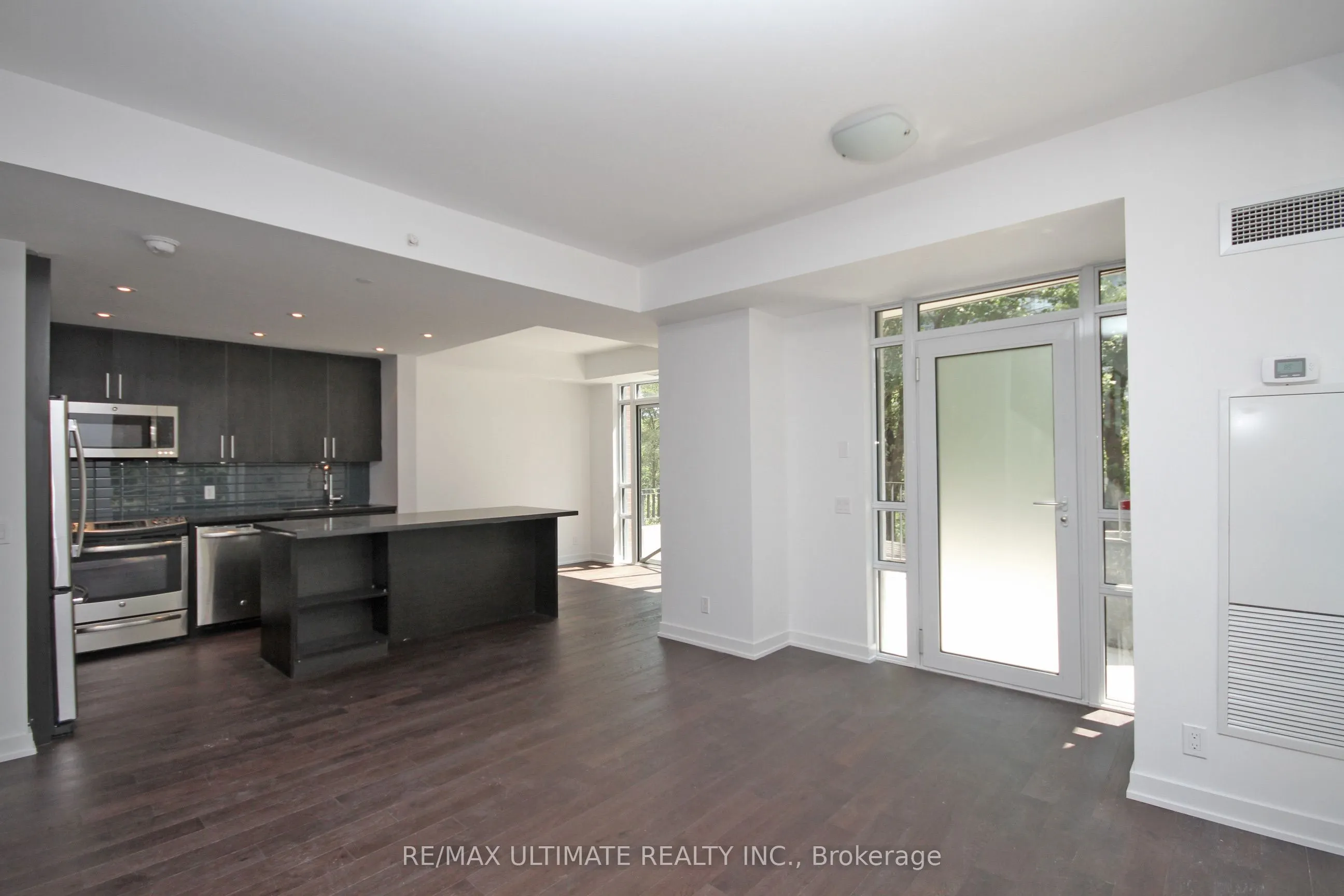 2212 Lake Shore Boulevard W #TH1